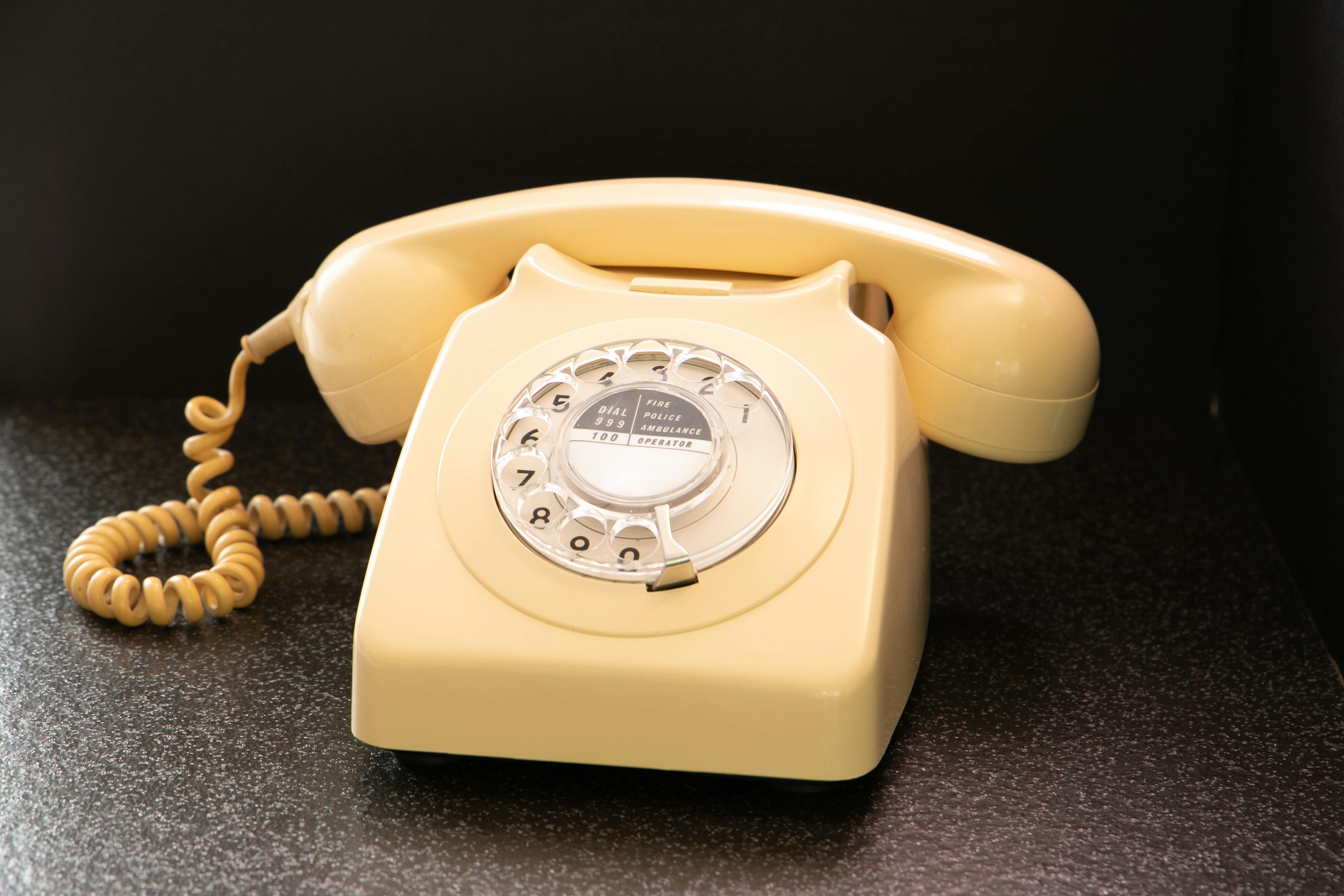 Un téléphone vintage à cadran rotatif | Source : Pexels