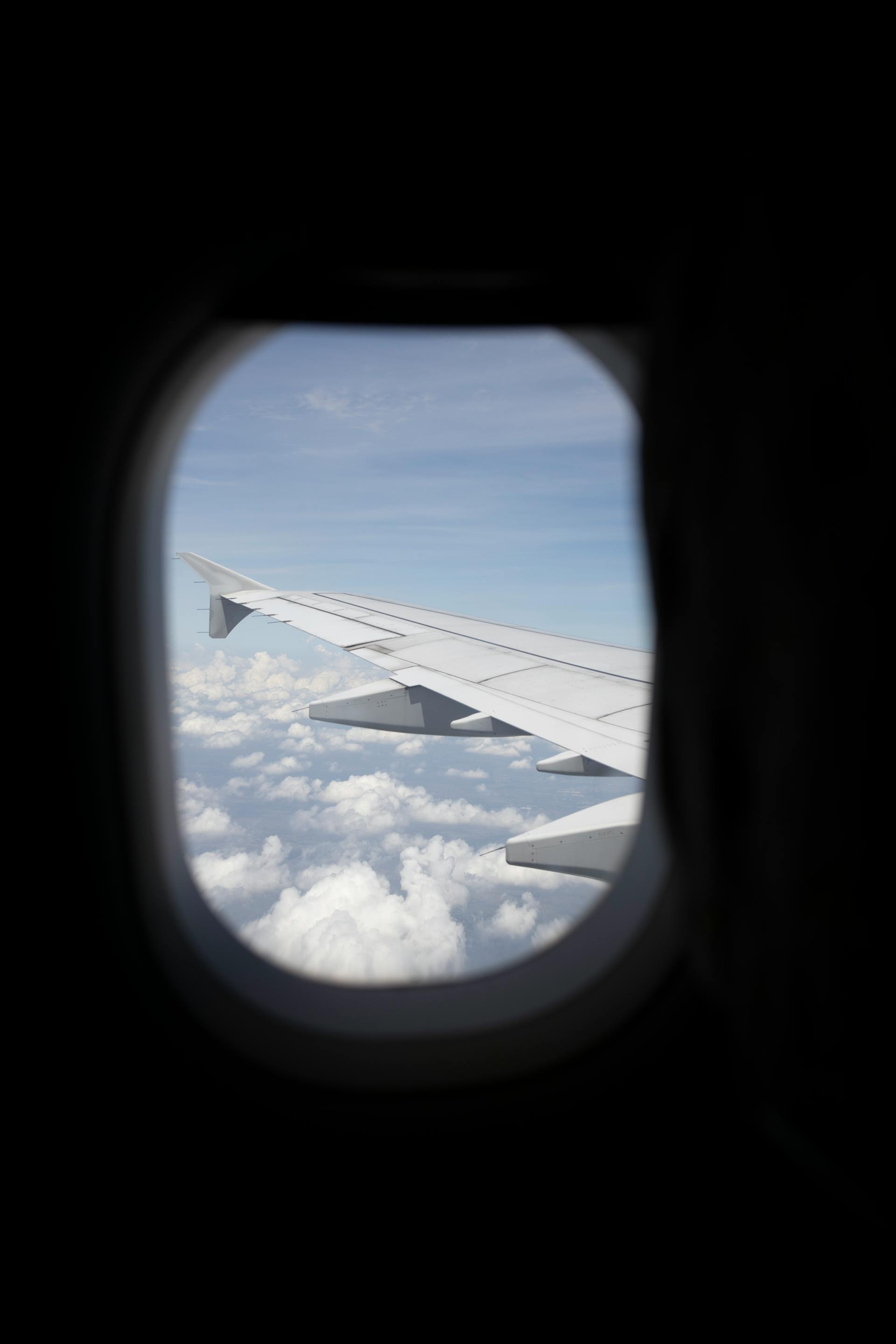 La vue depuis le hublot d'un avion | Source : Pexels