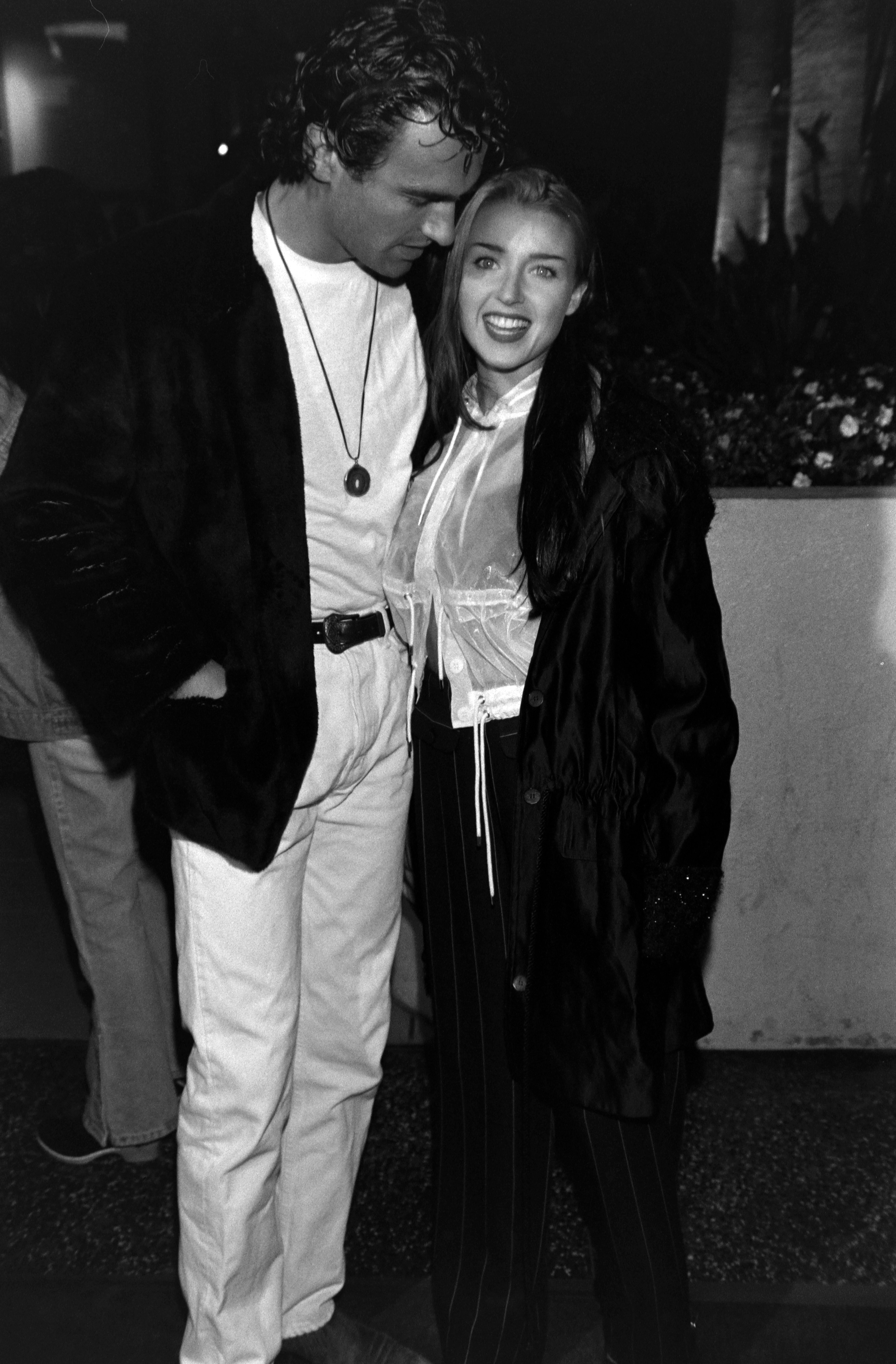 Julian McMahon et Dannii Minogue à un événement au Hollywood Galaxy Theater le 10 février 1993 à Los Angeles, Californie | Source : Getty Images