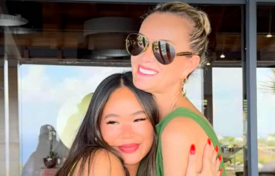 Capture d'écran de Laeticia Hallyday et sa fille Joy I Source : instagram.com/reel/DMpz4HPOs7g/?igsh=NzAyY2RjdWR3ZG43