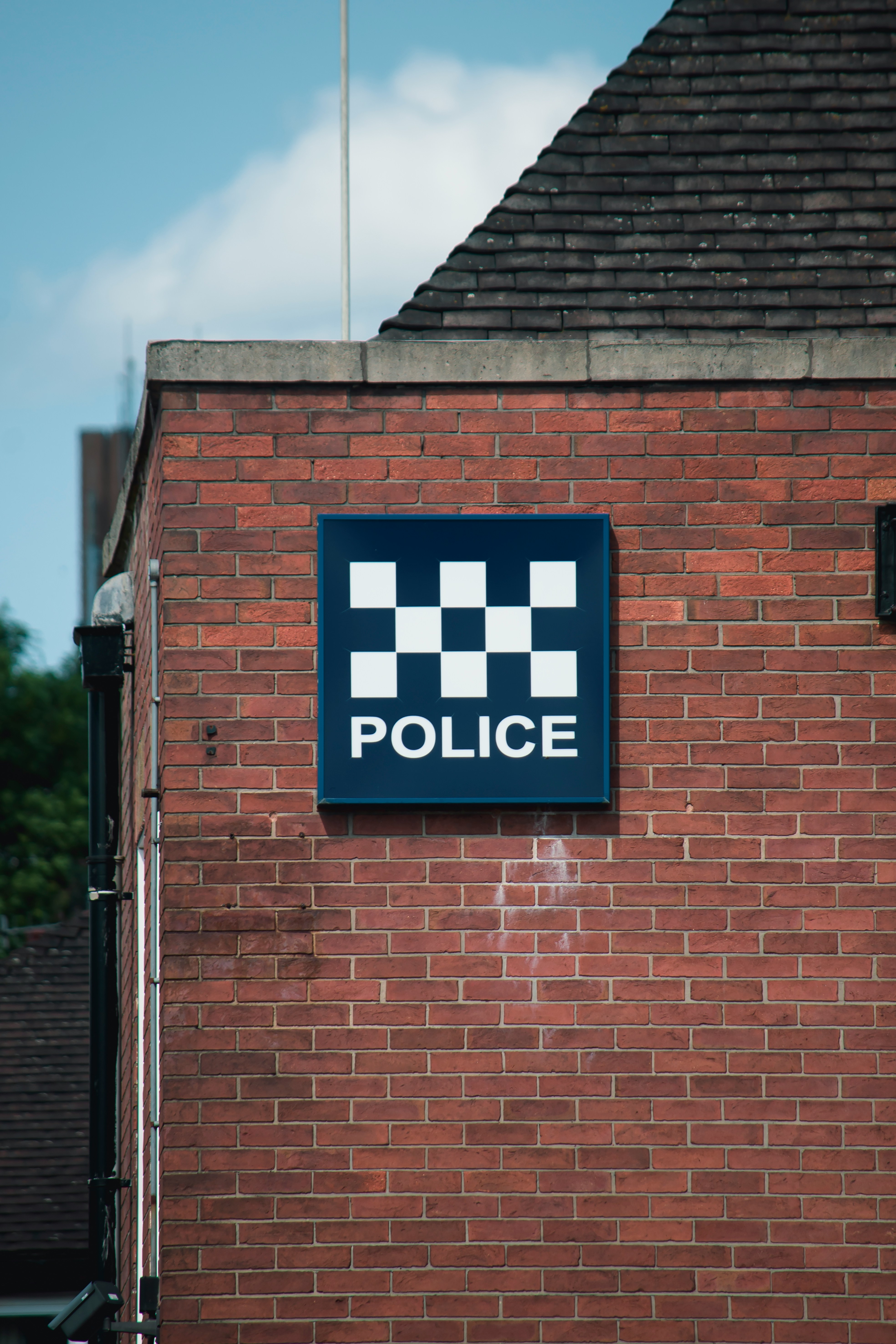 L'extérieur d'un poste de police | Source : Unsplash