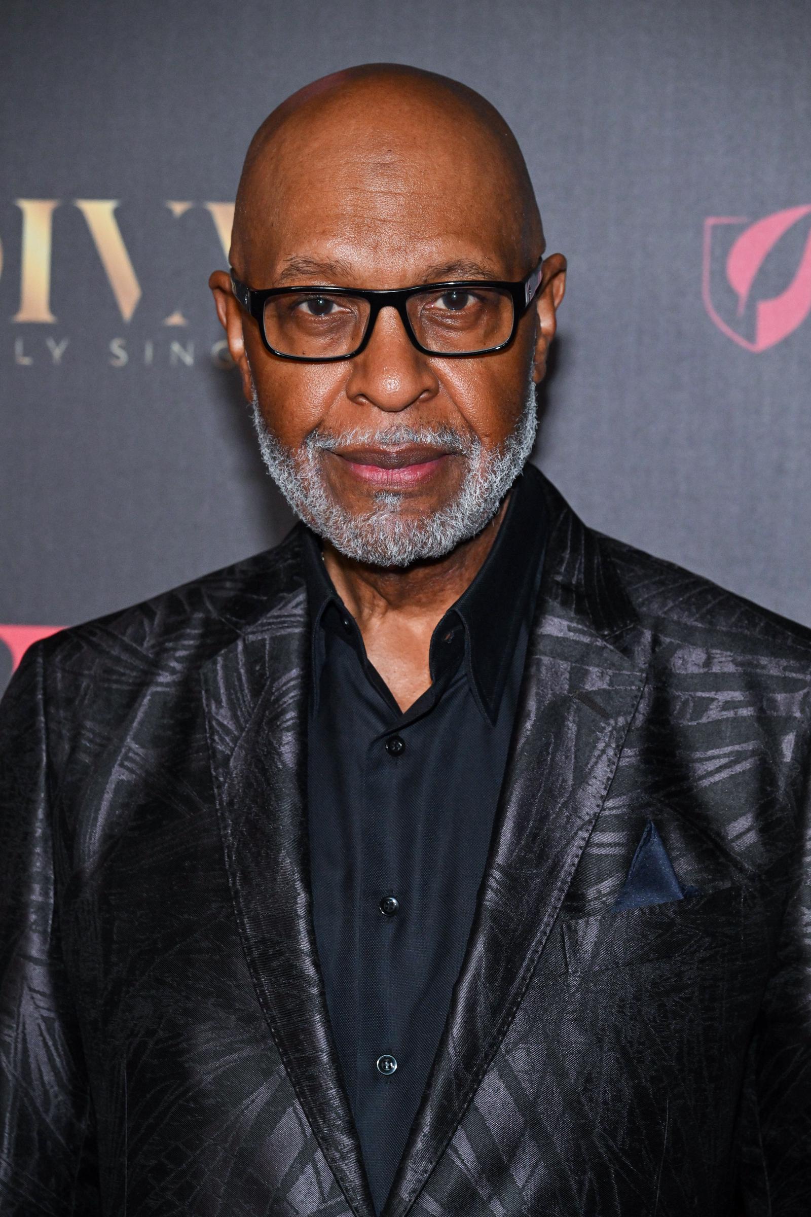 James Pickens Jr. lors du gala du 35e anniversaire de DIVAS Simply Singing, qui s'est tenu au Taglyan Complex à Los Angeles, en Californie, le 1er novembre 2025. | Source : Getty Images