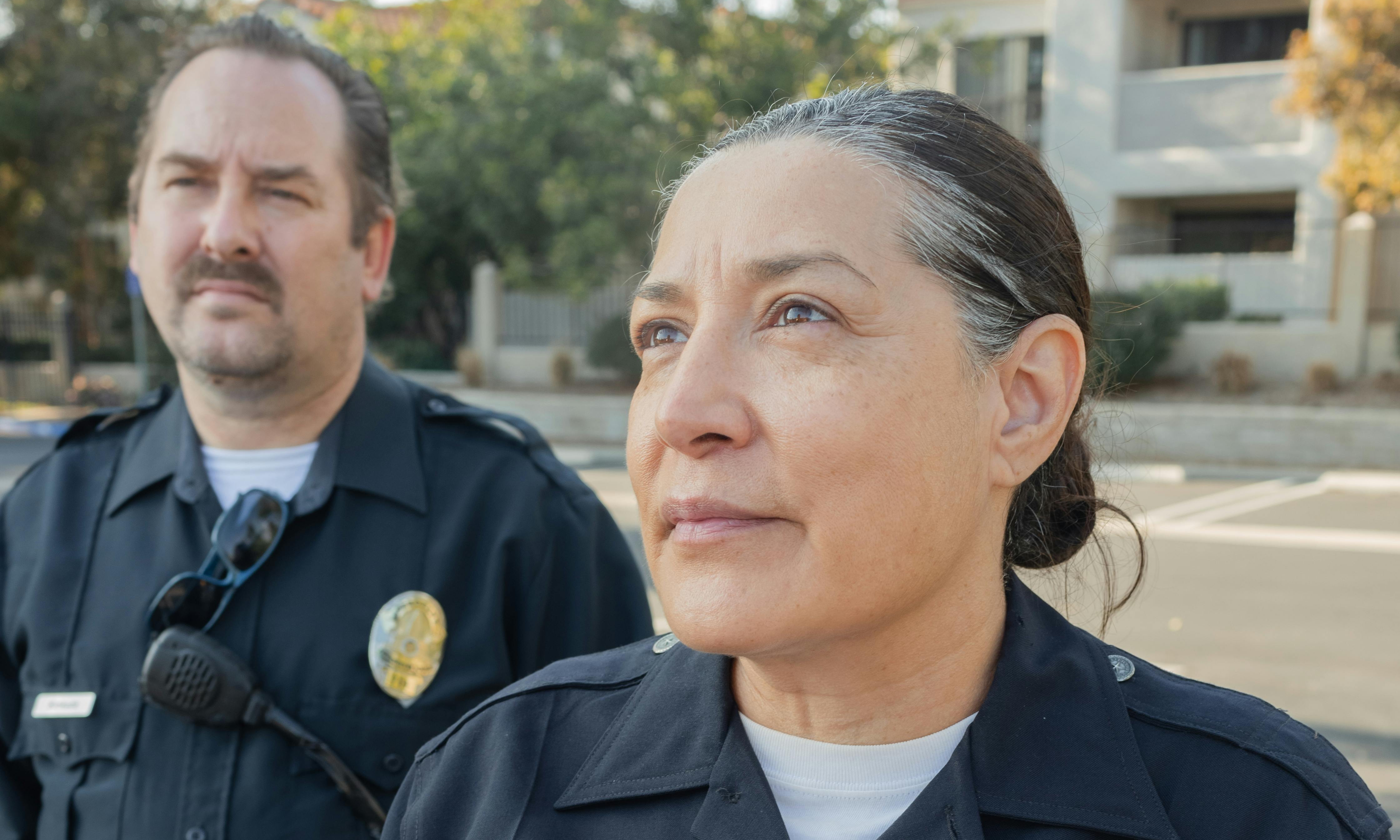 Un policier et une policière | Source : Pexels
