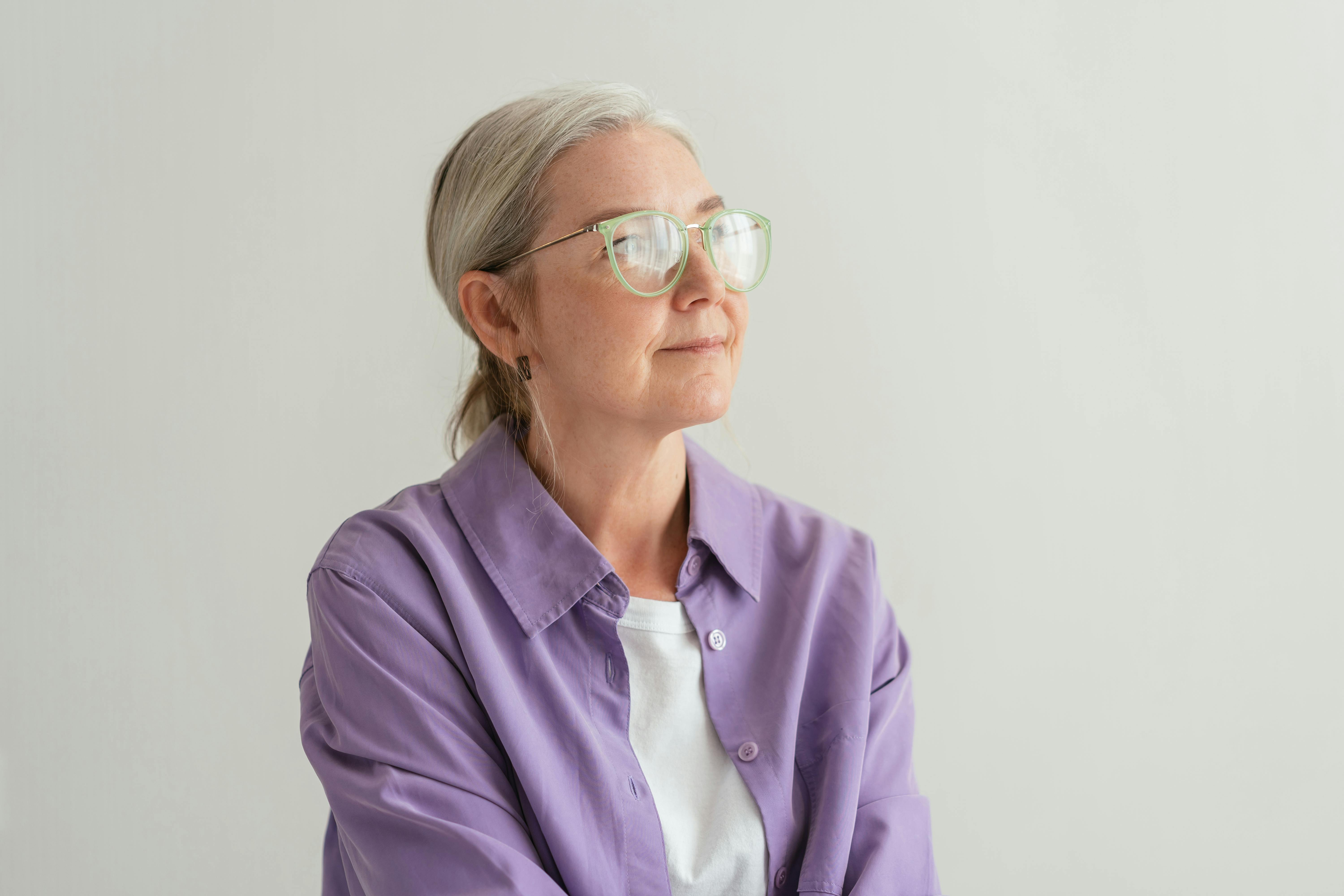Une femme âgée pensive | Source : Pexels