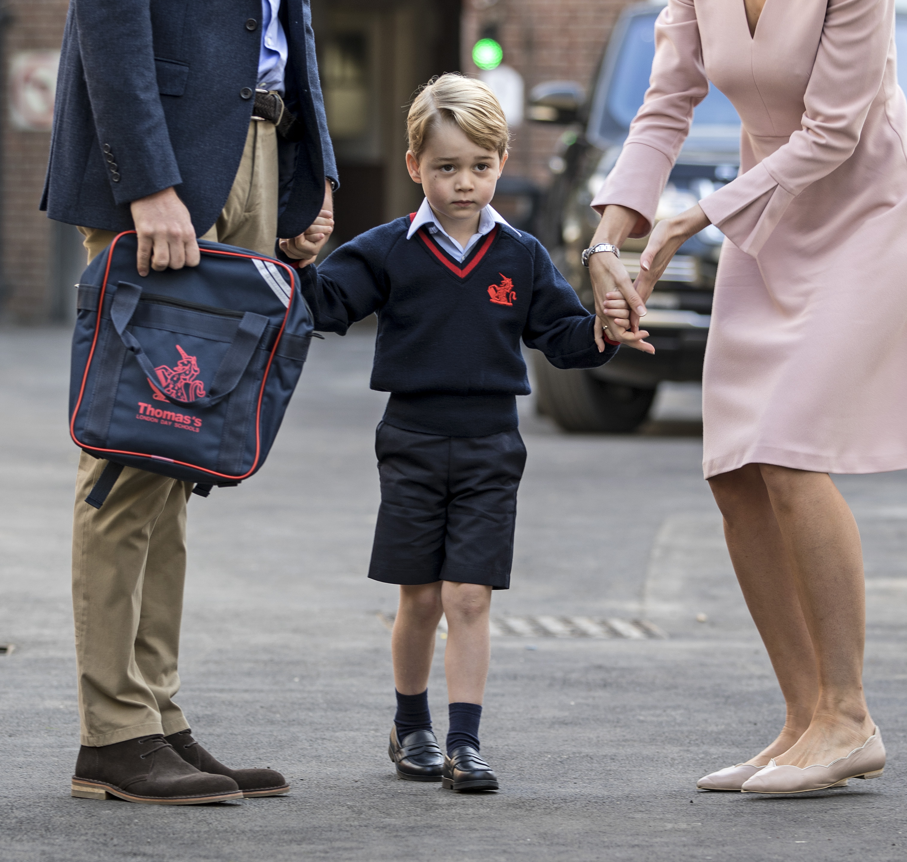 On a eu un aperçu plus concret de cette étape importante dans la vie de George à Eton le 7 septembre, quand ce petit garçon de 4 ans a fait sa rentrée à Thomas’s Battersea. Neuf ans plus tard, une autre rentrée scolaire allait montrer à quel point il avait changé.