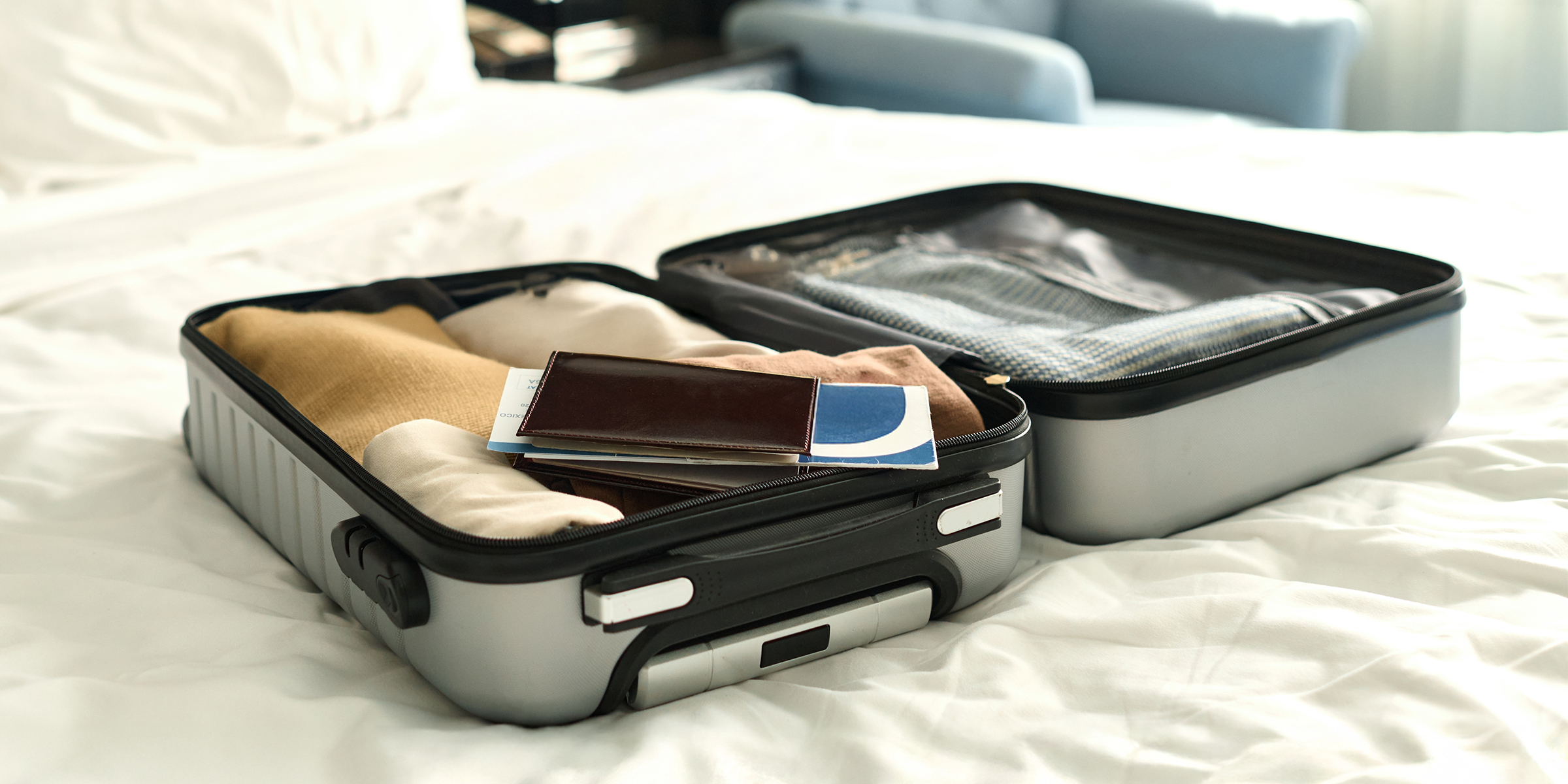 Une valise ouverte | Source : Shutterstock