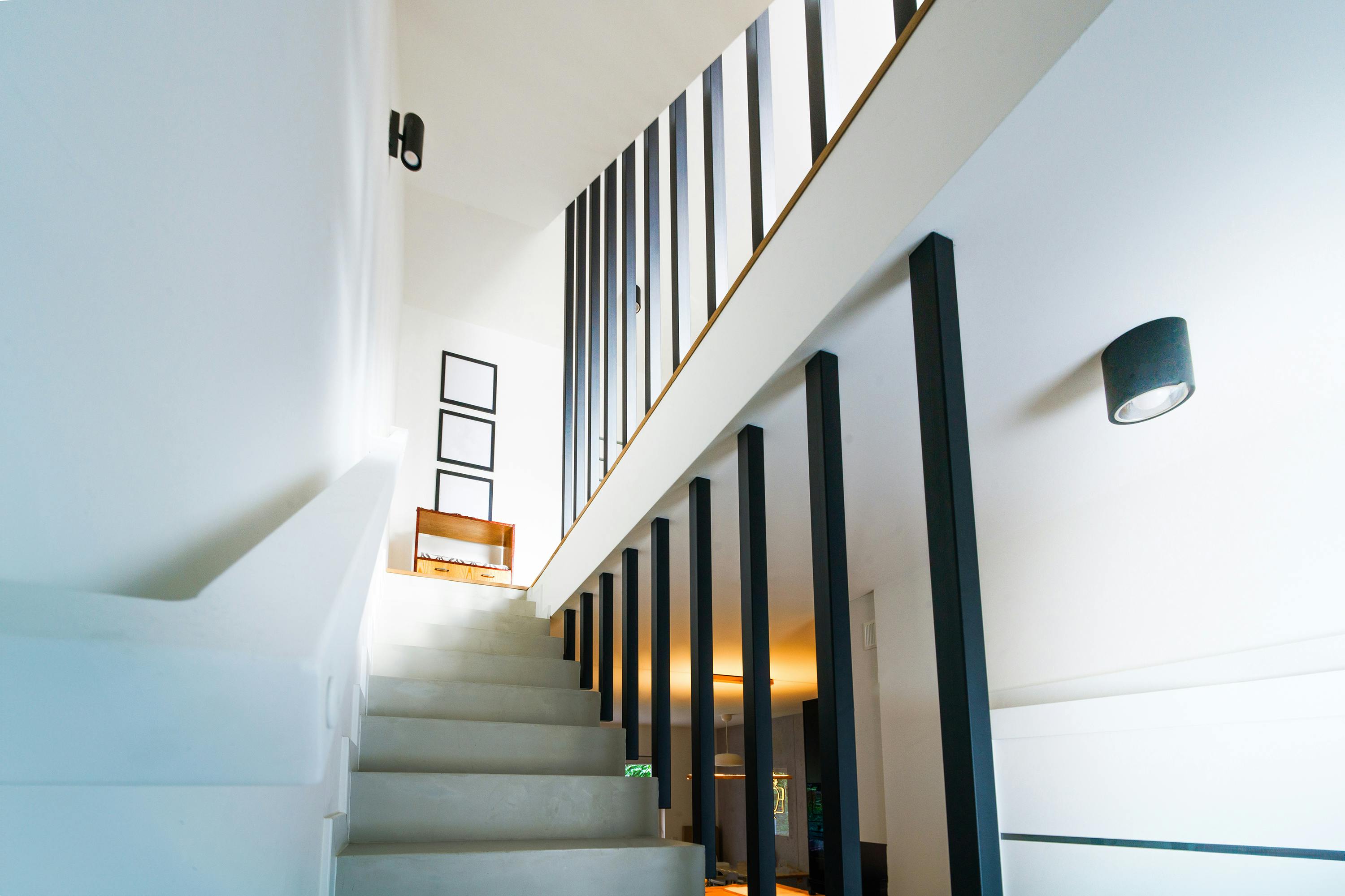 Escalier menant vers le haut | Source : Pexels