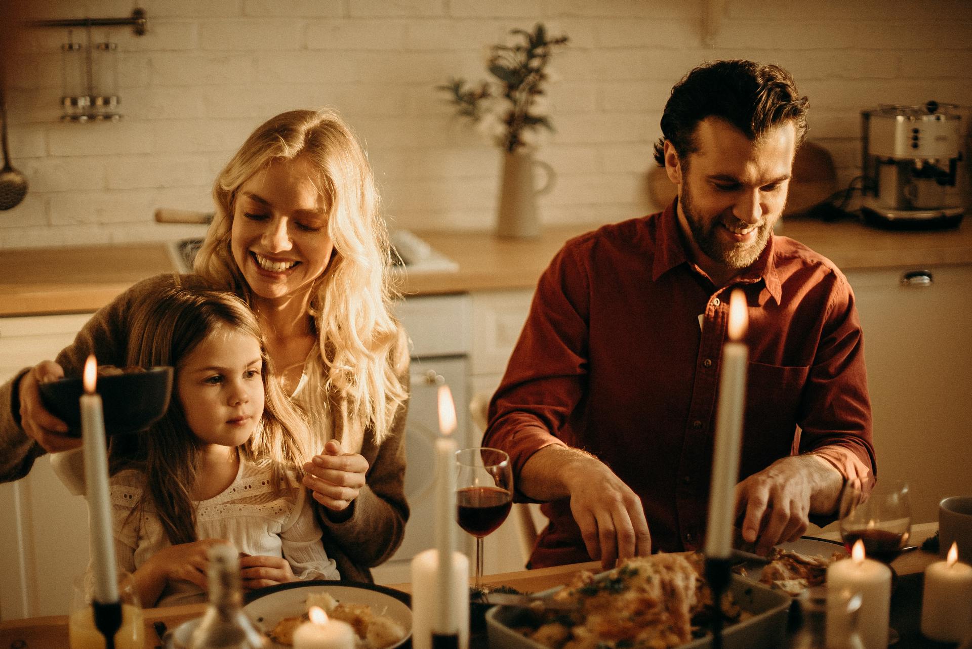 Un dîner en famille | Source : Pexels