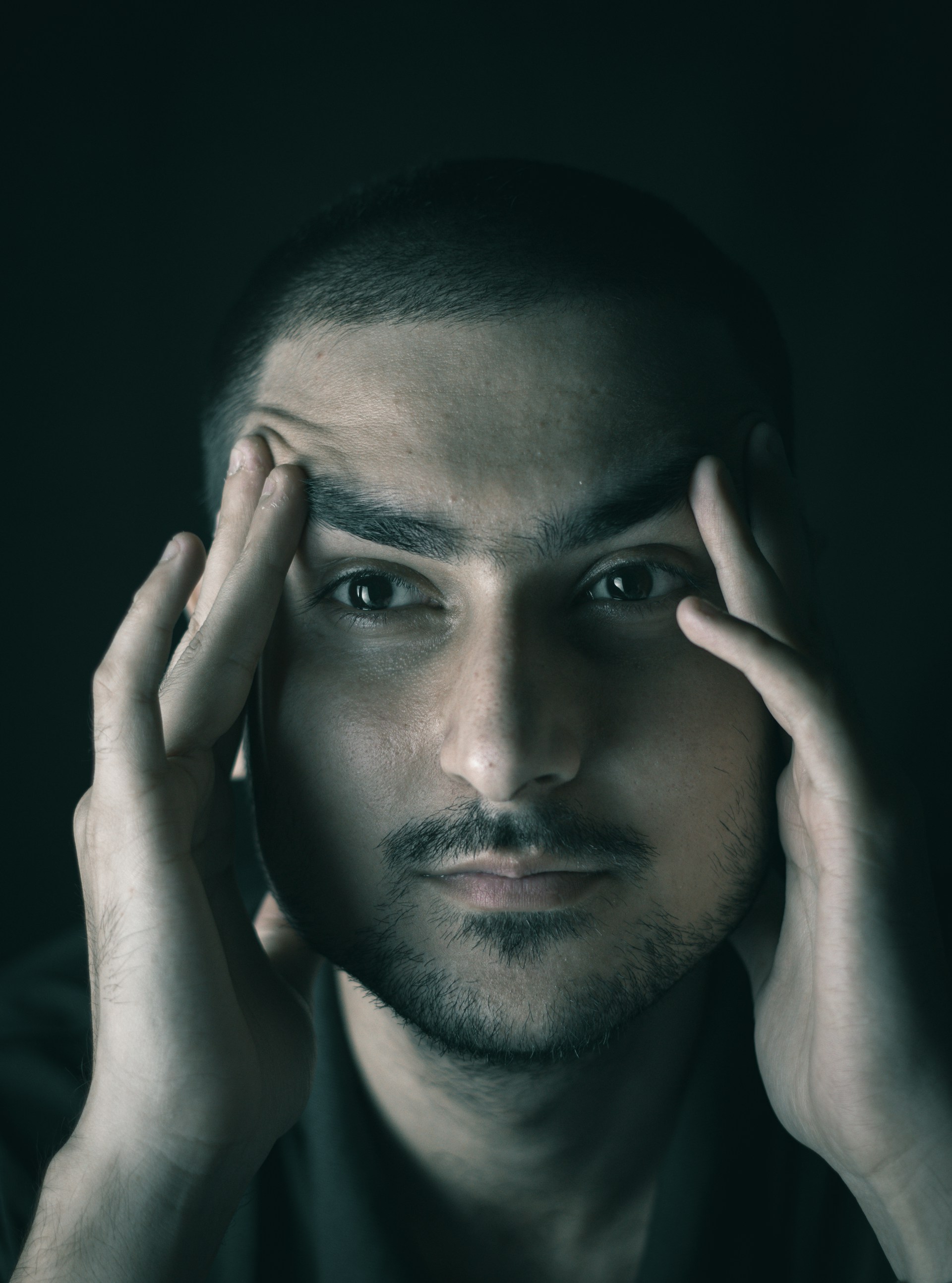 Un homme tendu | Source : Unsplash