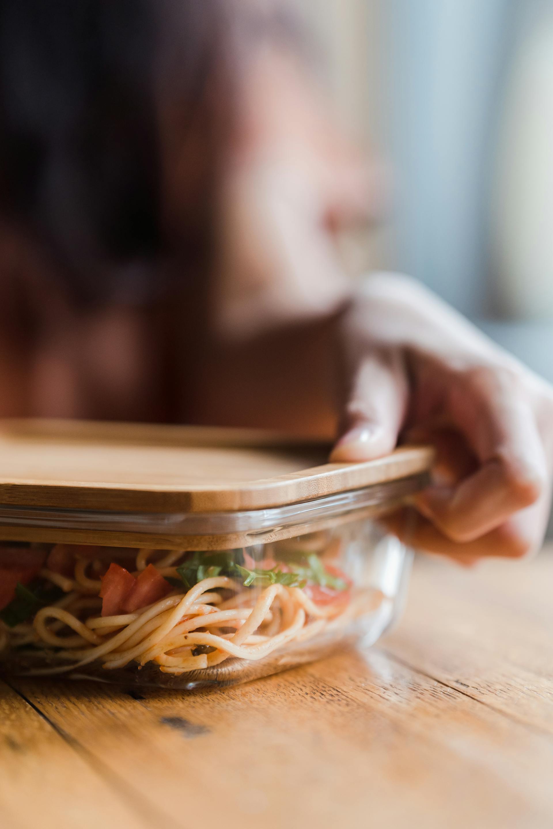 Un récipient contenant des restes de nourriture | Source : Pexels