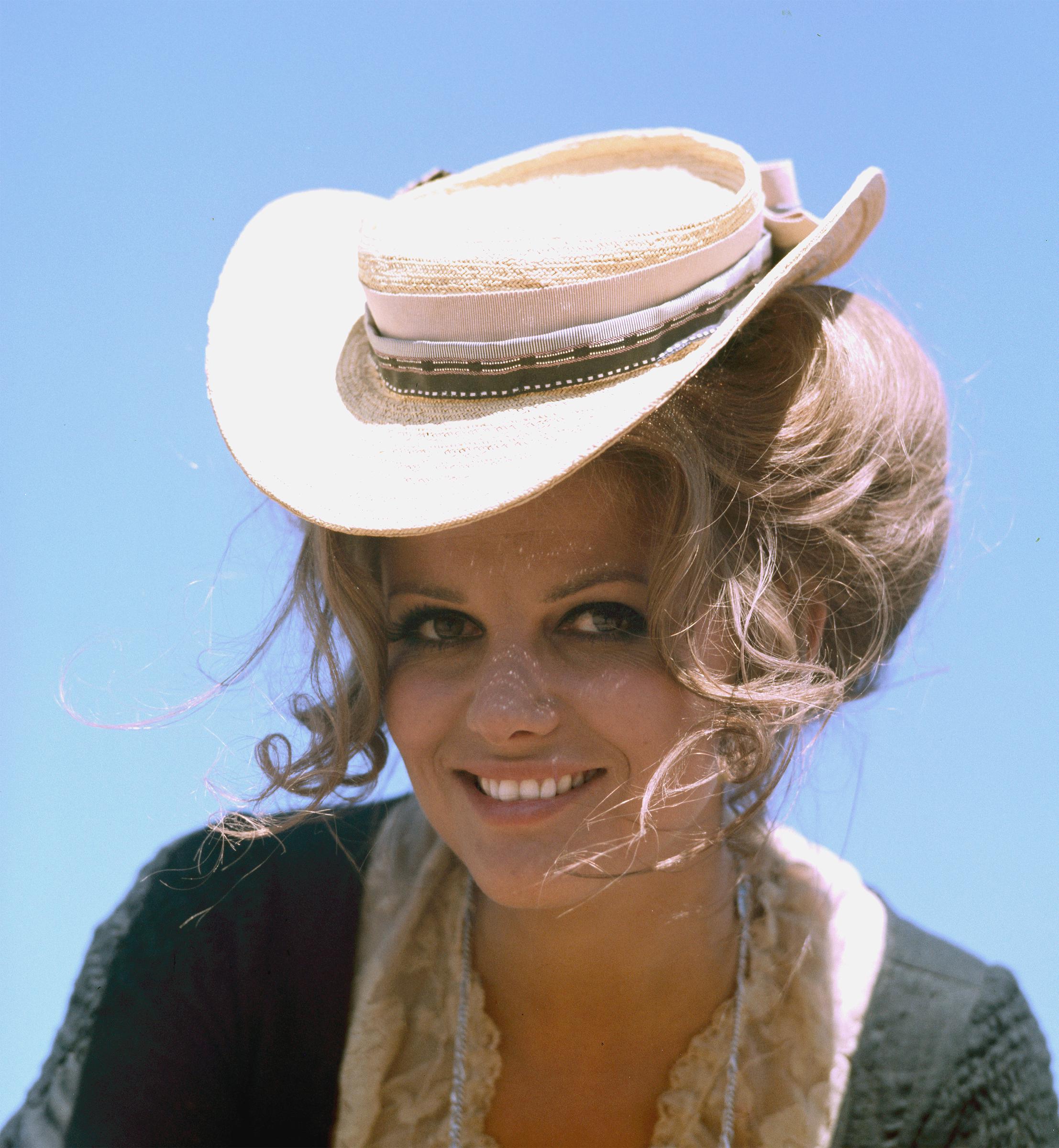 Claudia Cardinale sur le tournage de « One Upon a Time in the West » en 1968. | Source : Getty Images