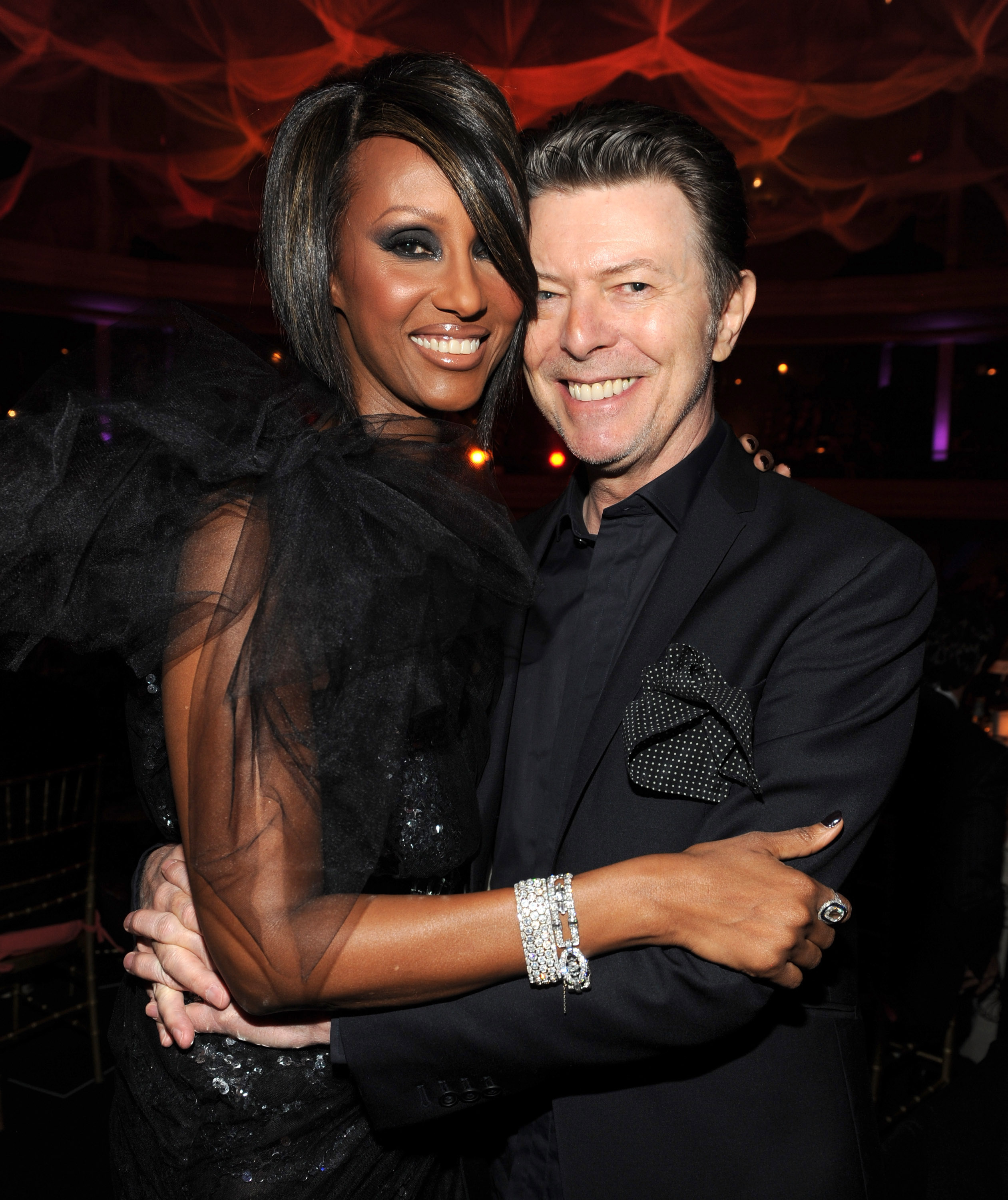 Iman et David Bowie au Hammerstein Ballroom lors du 6e bal noir annuel de Keep a Child Alive, le 15 octobre 2009, à New York. | Source : Getty Images