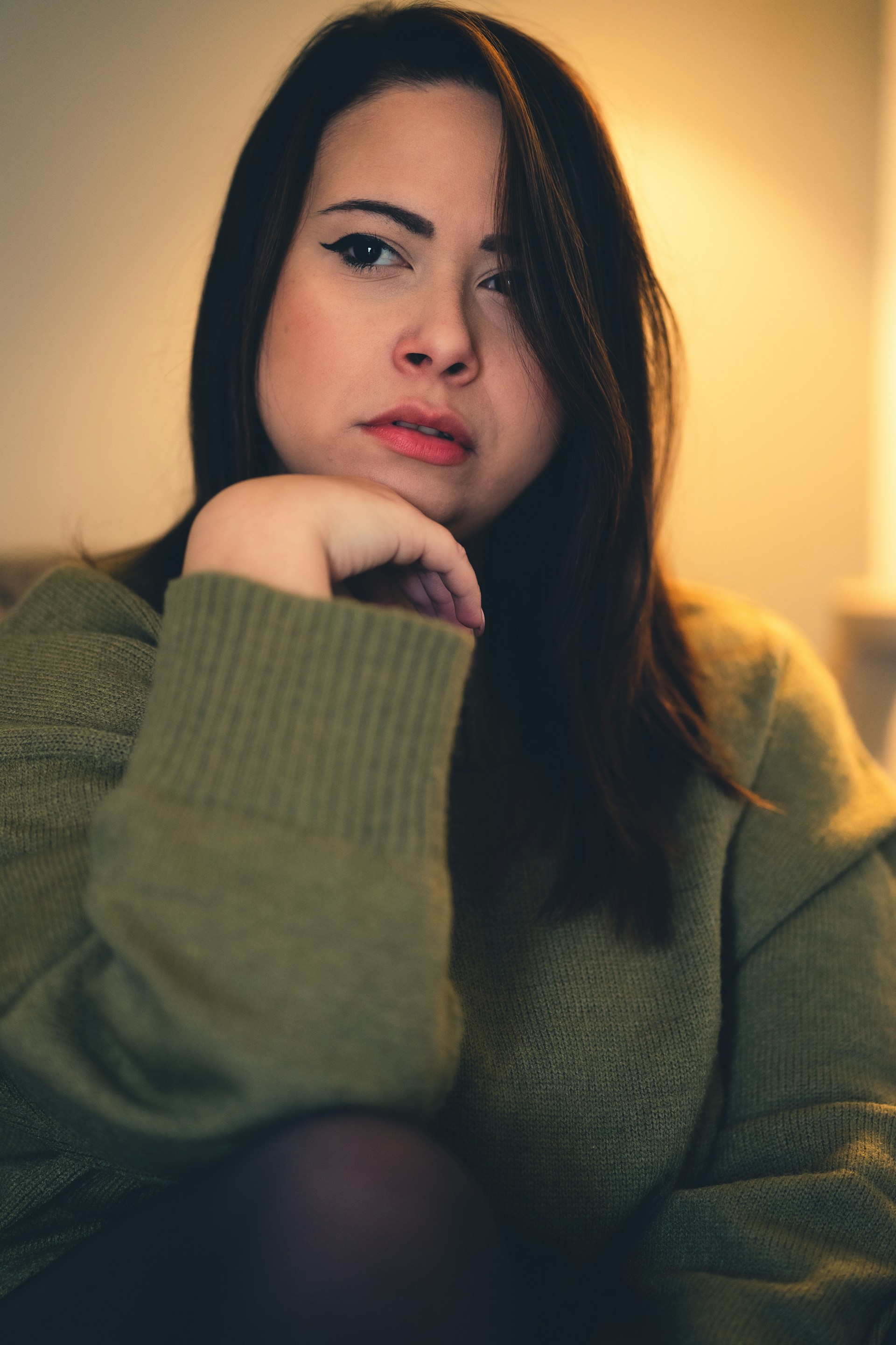 Une femme à l'air confus | Source : Unsplash