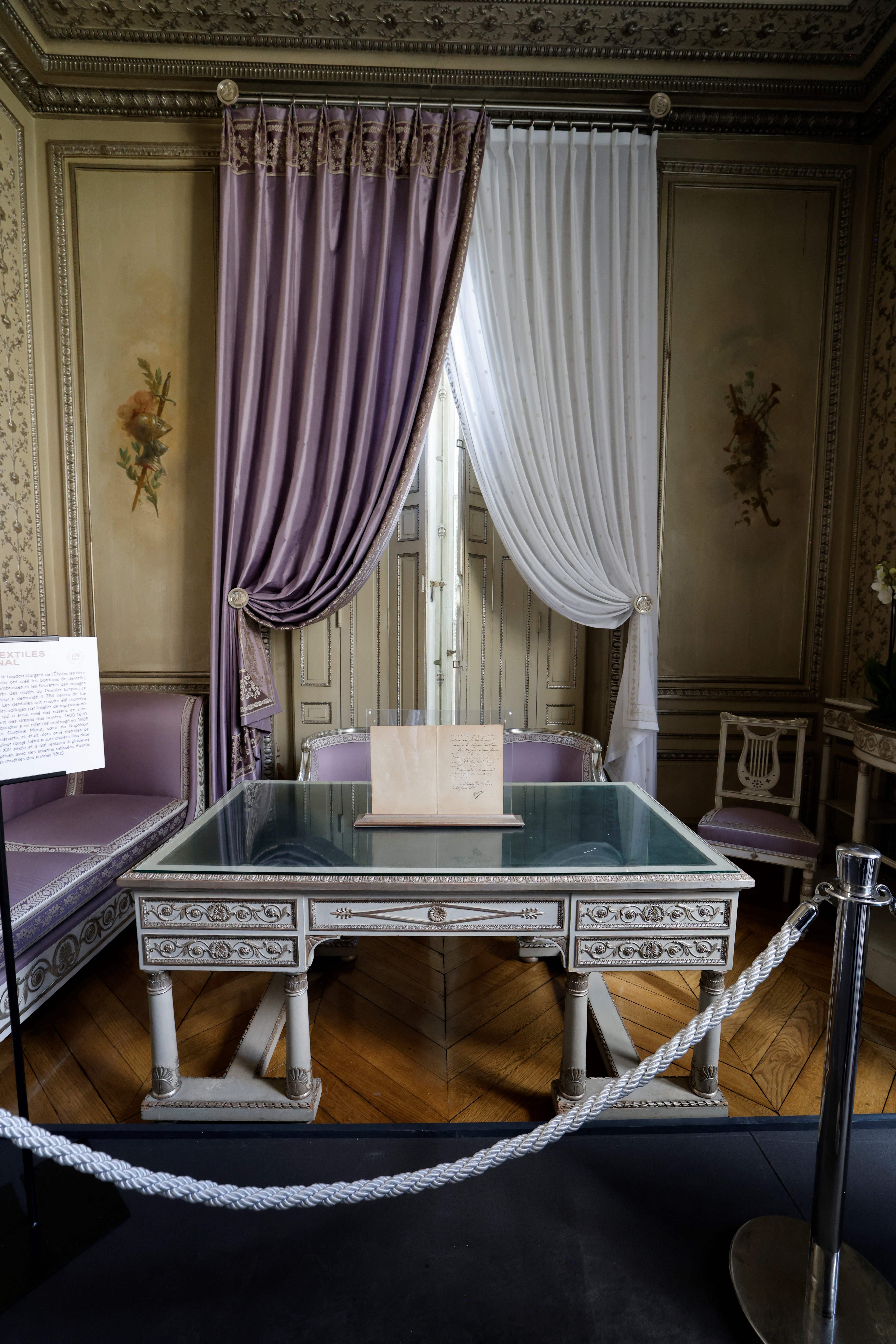 À l'intérieur du Boudoir d'argent à Paris, en France, le 17 septembre 2022. | Source : Getty Images