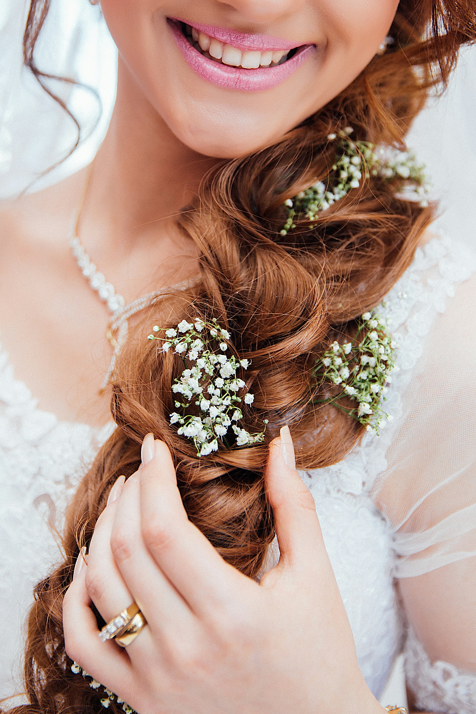 Une mariée joyeuse | Source : Unsplash