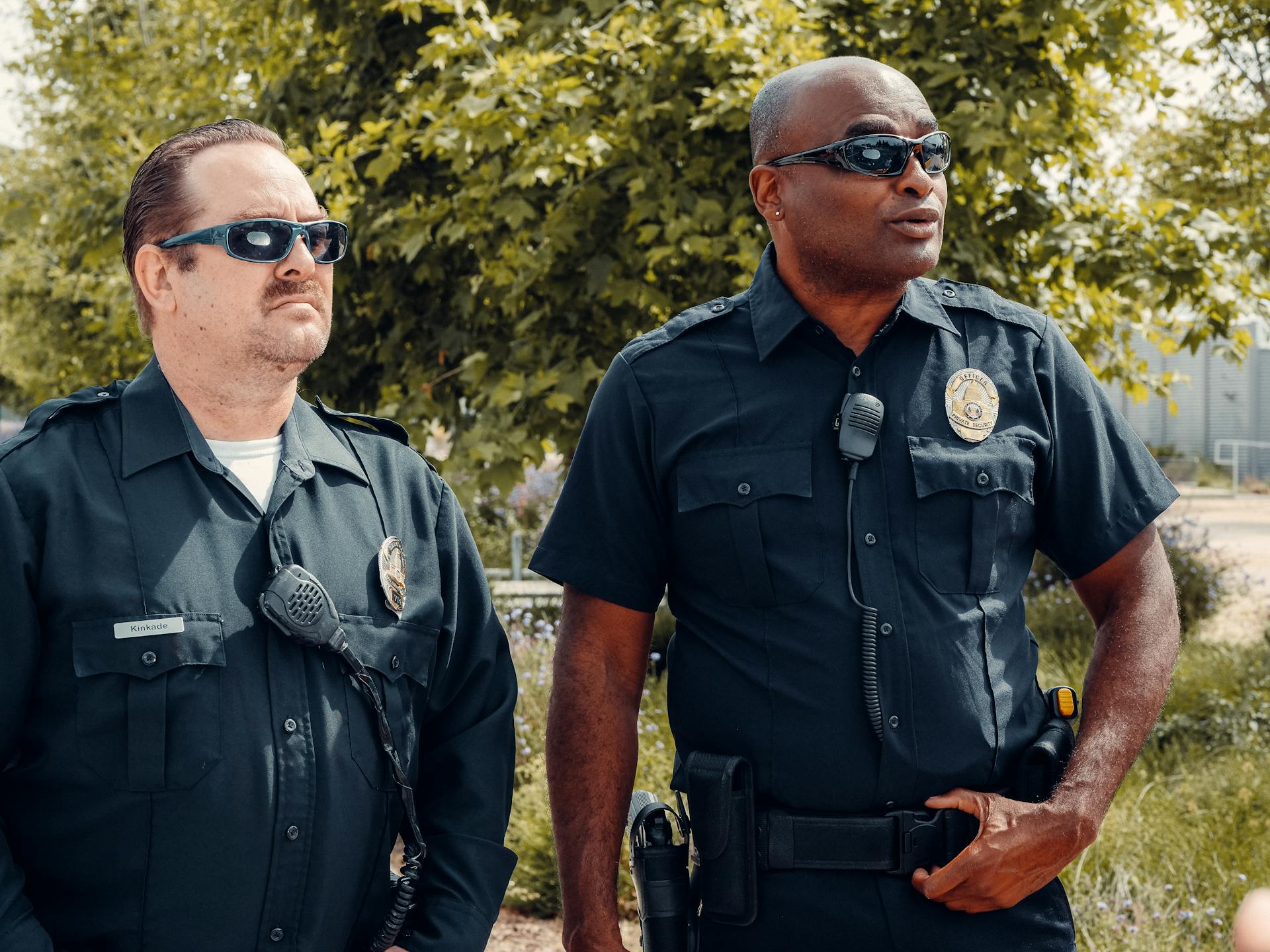 Deux agents de police | Source : Pexels