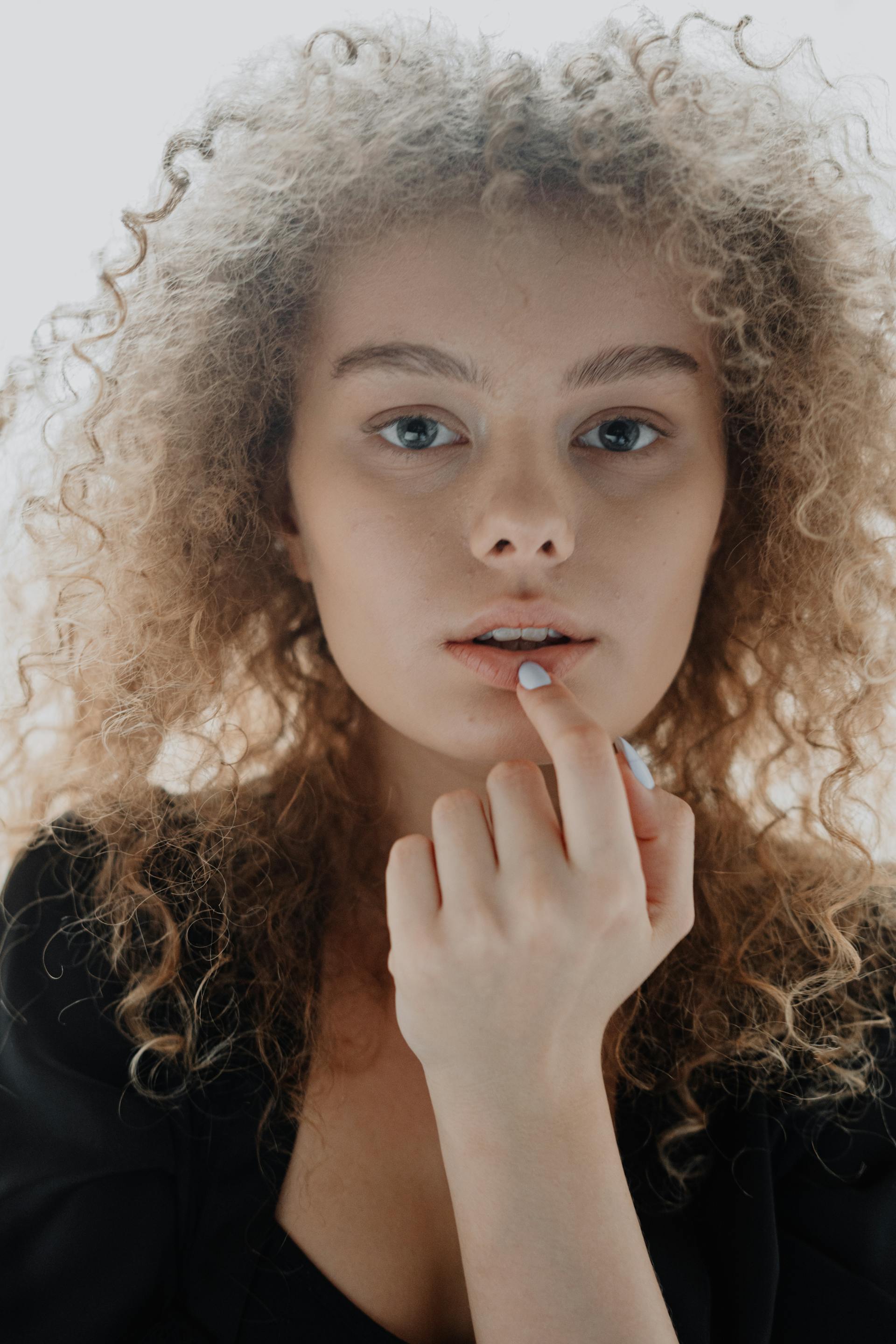 Une femme réfléchie | Source : Pexels