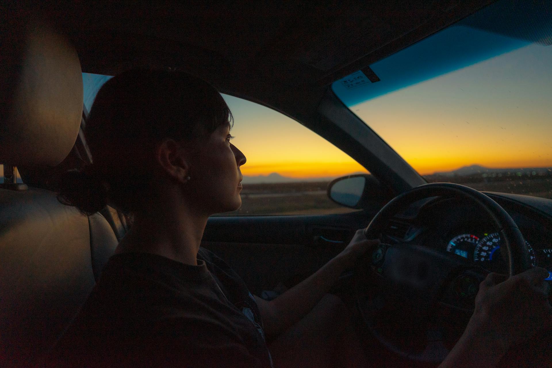 Une femme au volant d'une voiture | Source : Pexels