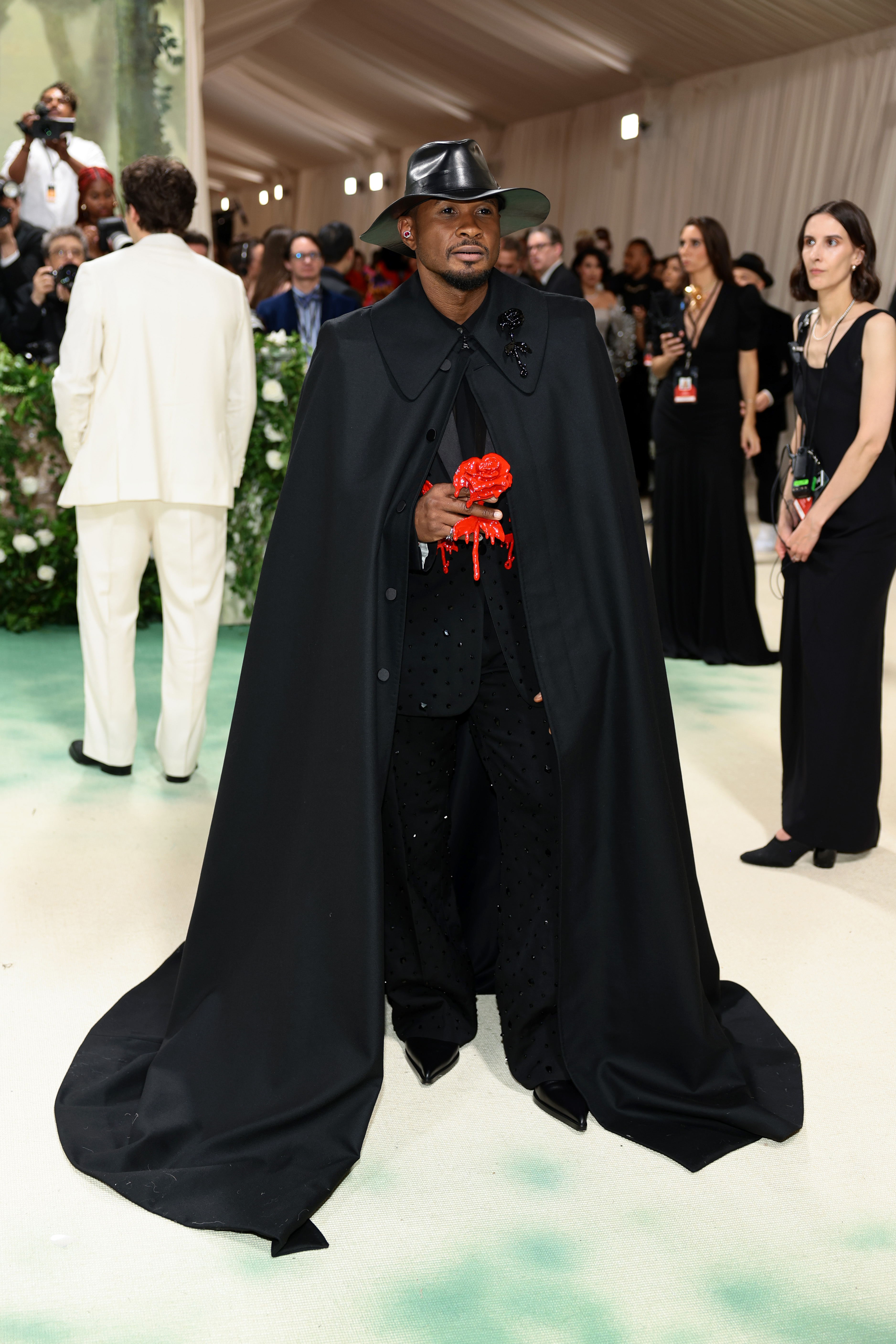 Usher assiste au gala du Met célébrant "Sleeping Beauties : Reawakening Fashion" au Metropolitan Museum of Art le 6 mai 2024 à New York : Getty Images