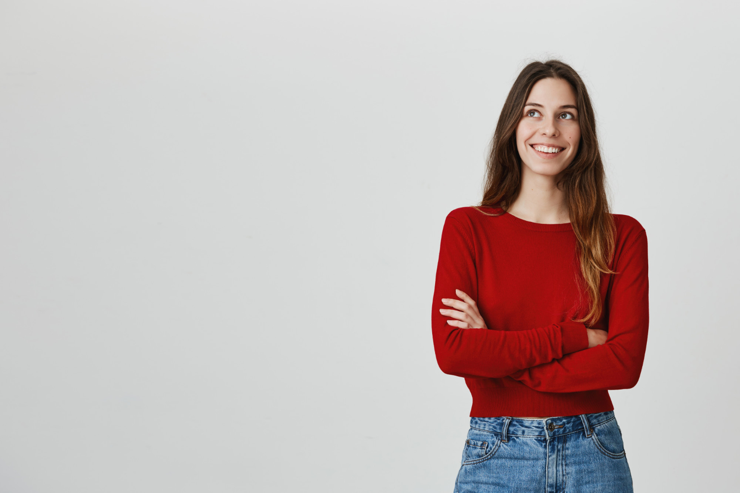 Une femme qui sourit | Source : Freepik
