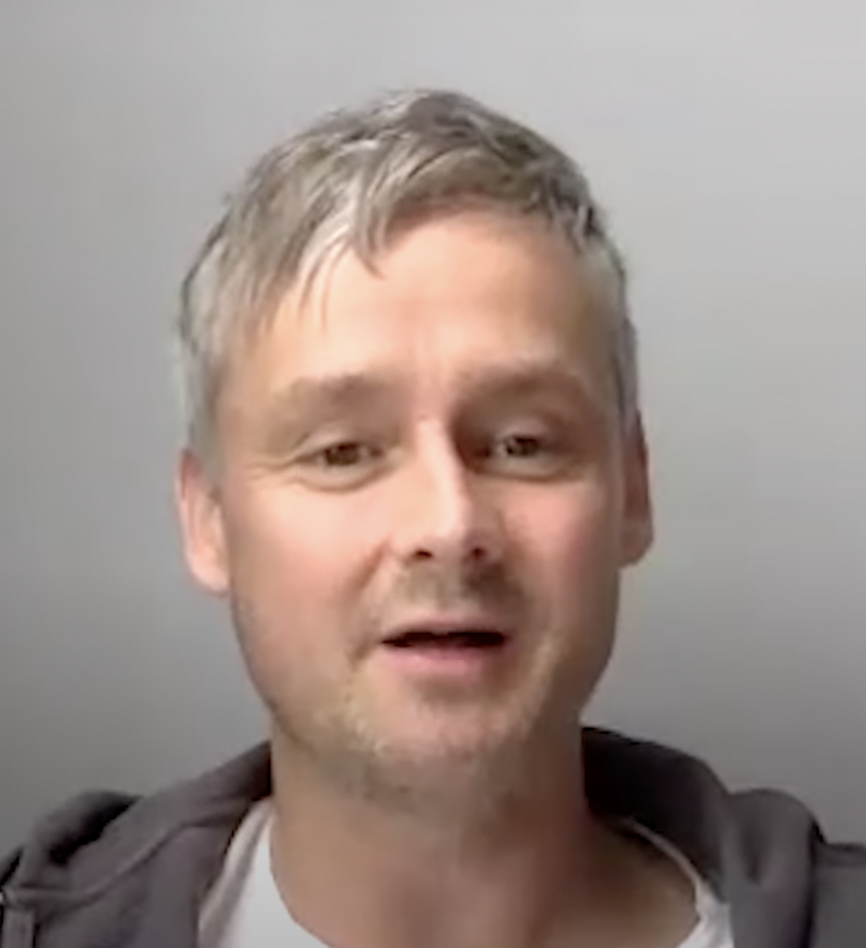 Le célèbre chanteur sur une vidéo datée du 4 septembre 2024. | Source : YouTube/GPB