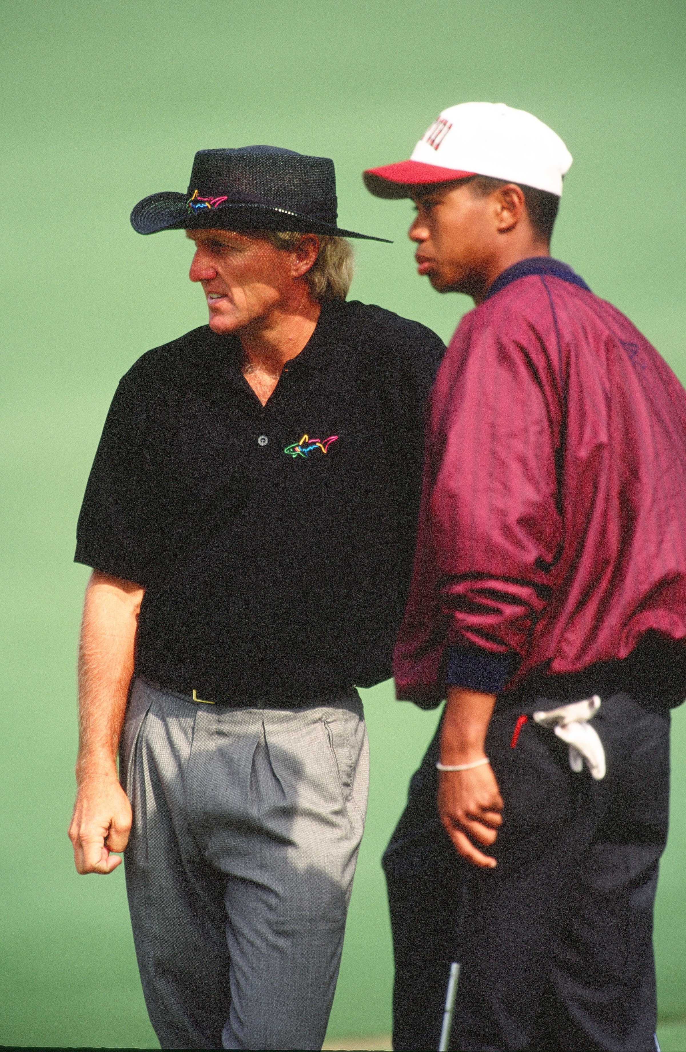 Greg Norman et Tiger Woods au Tournoi des Masters 1995 | Source : Getty Images