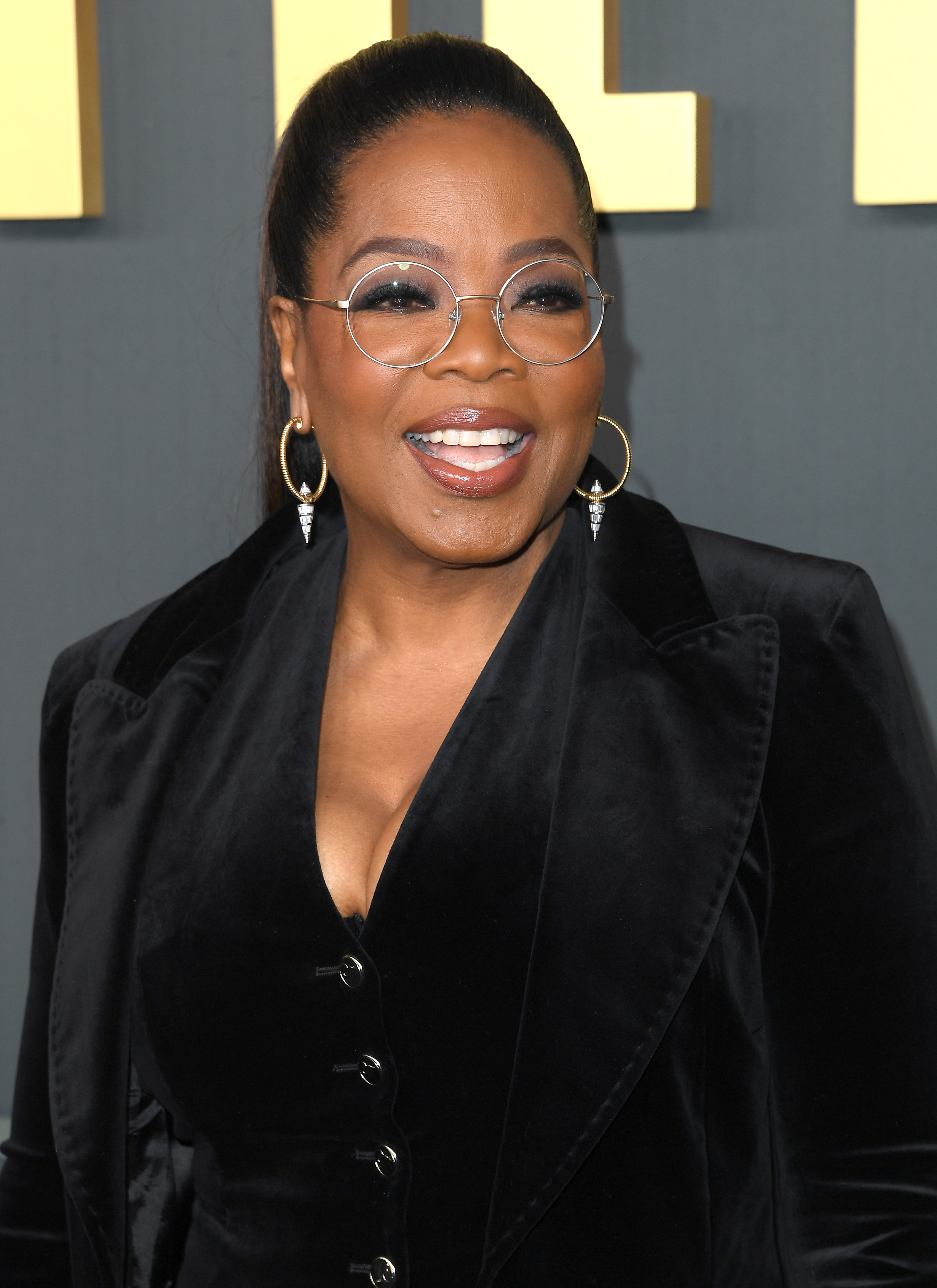 Oprah Winfrey à la première du film de Netflix « The Six Triple Eight » le 3 décembre, 2024, à Los Angeles, California. | Source : Getty Images