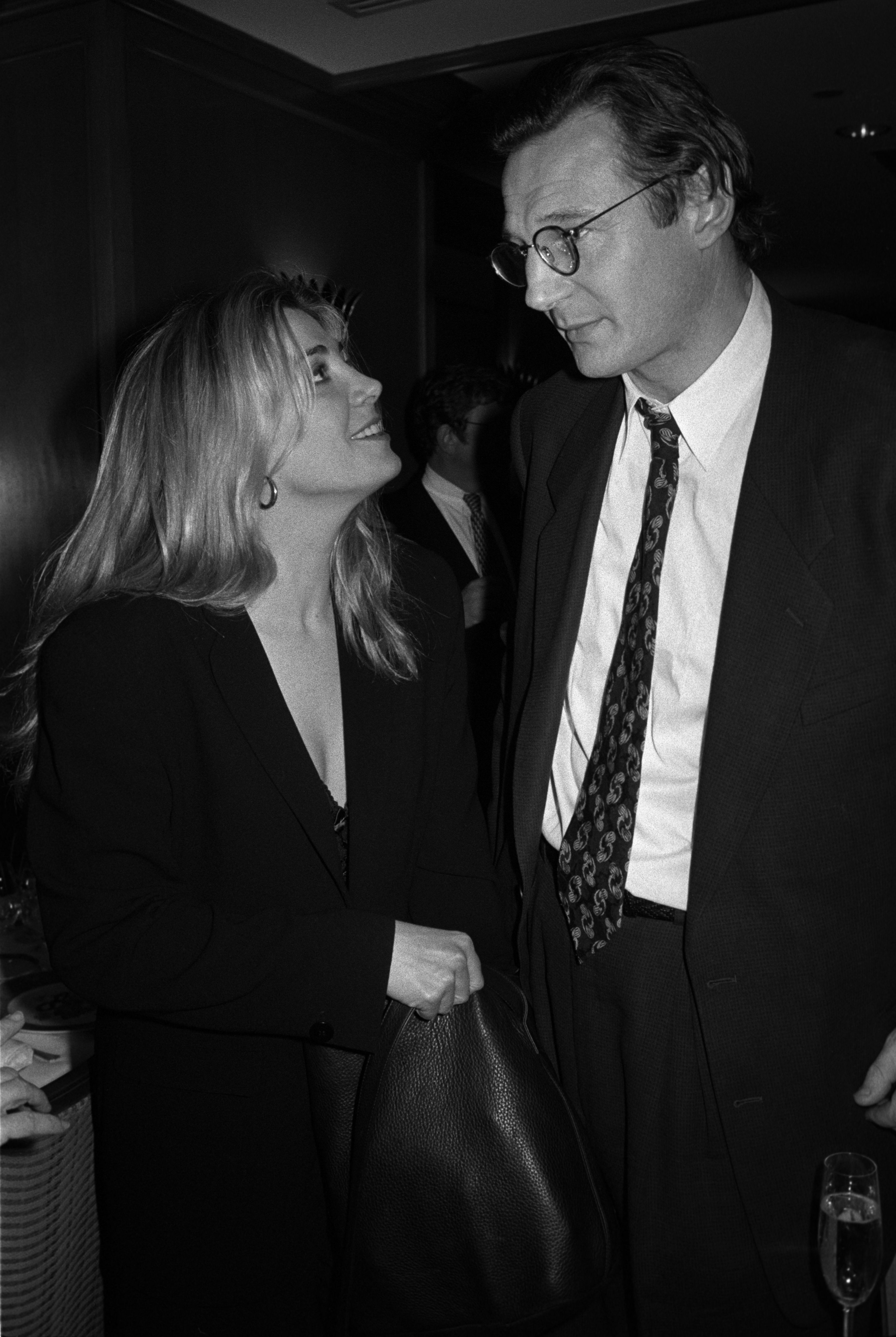 Natasha Richardson et Liam Neeson lors de la première de « Blink », vers 1994. | Source : Getty Images