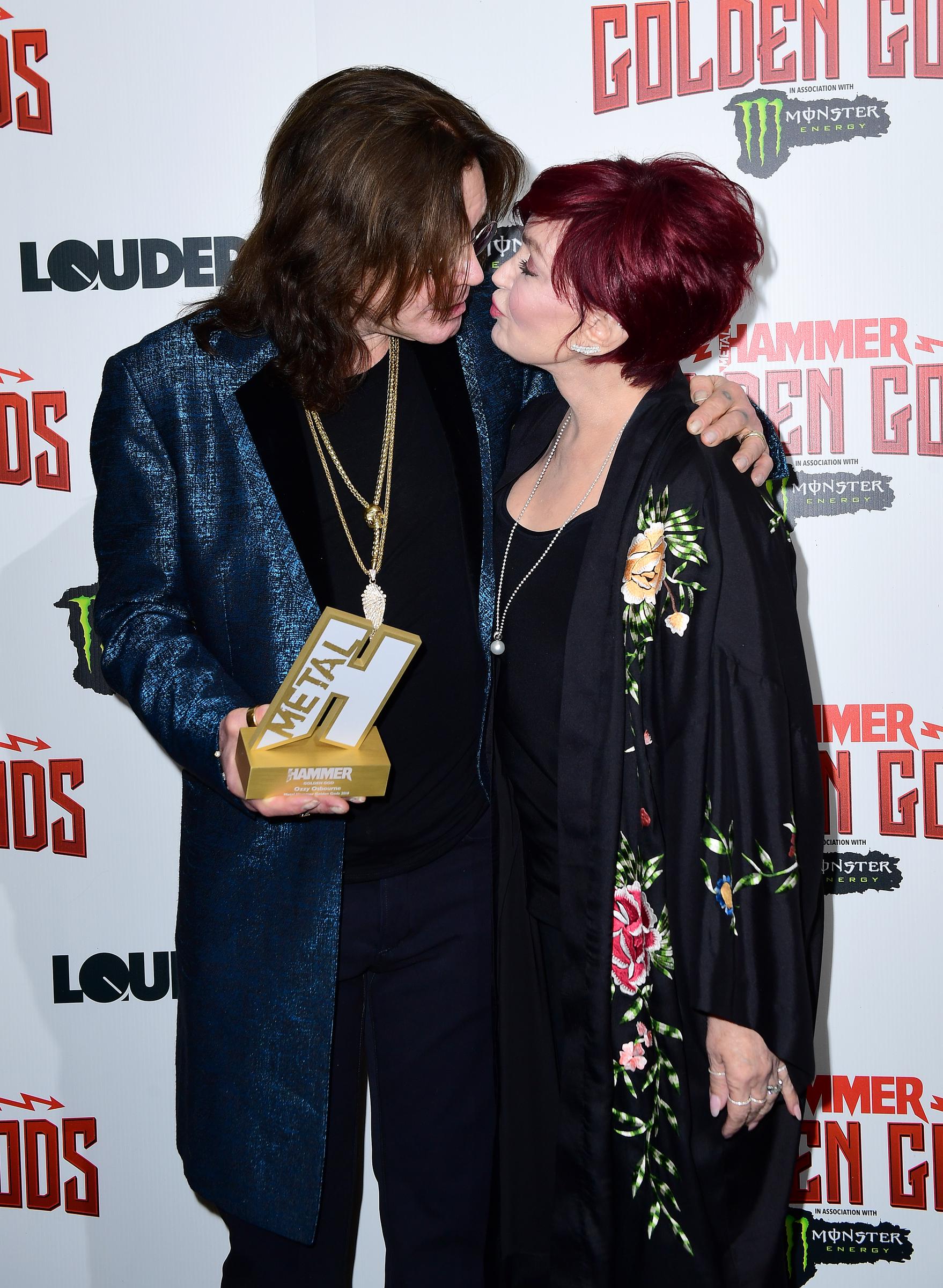 Ozzy et Sharon Osbourne lors des Metal Hammer Golden Gods Awards 2018, le 11 juin à Londres, en Angleterre. | Source : Getty Images