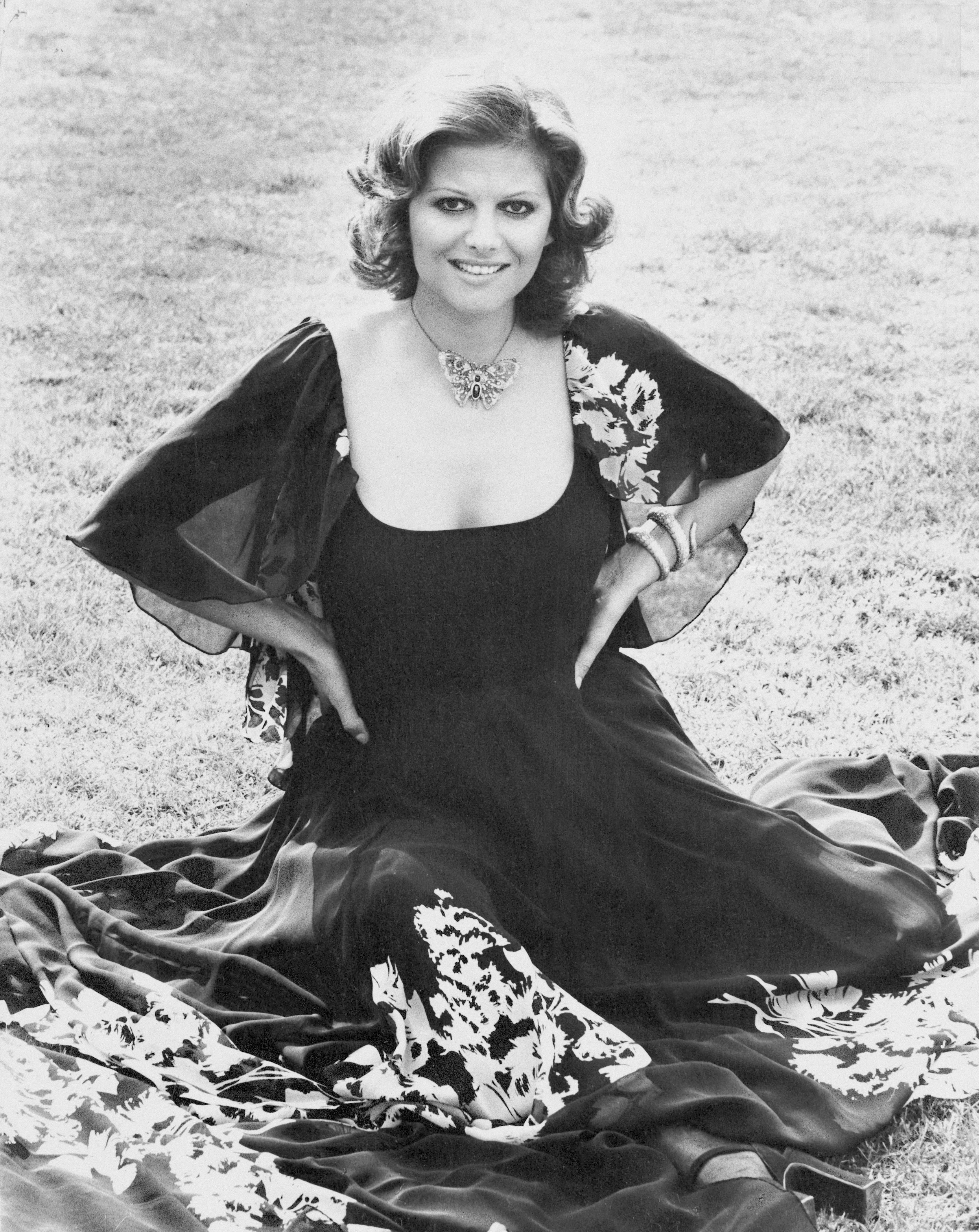Claudia Cardinale pose pour une photo à Rome, en Italie, le 31 décembre 1969. | Source : Getty Images