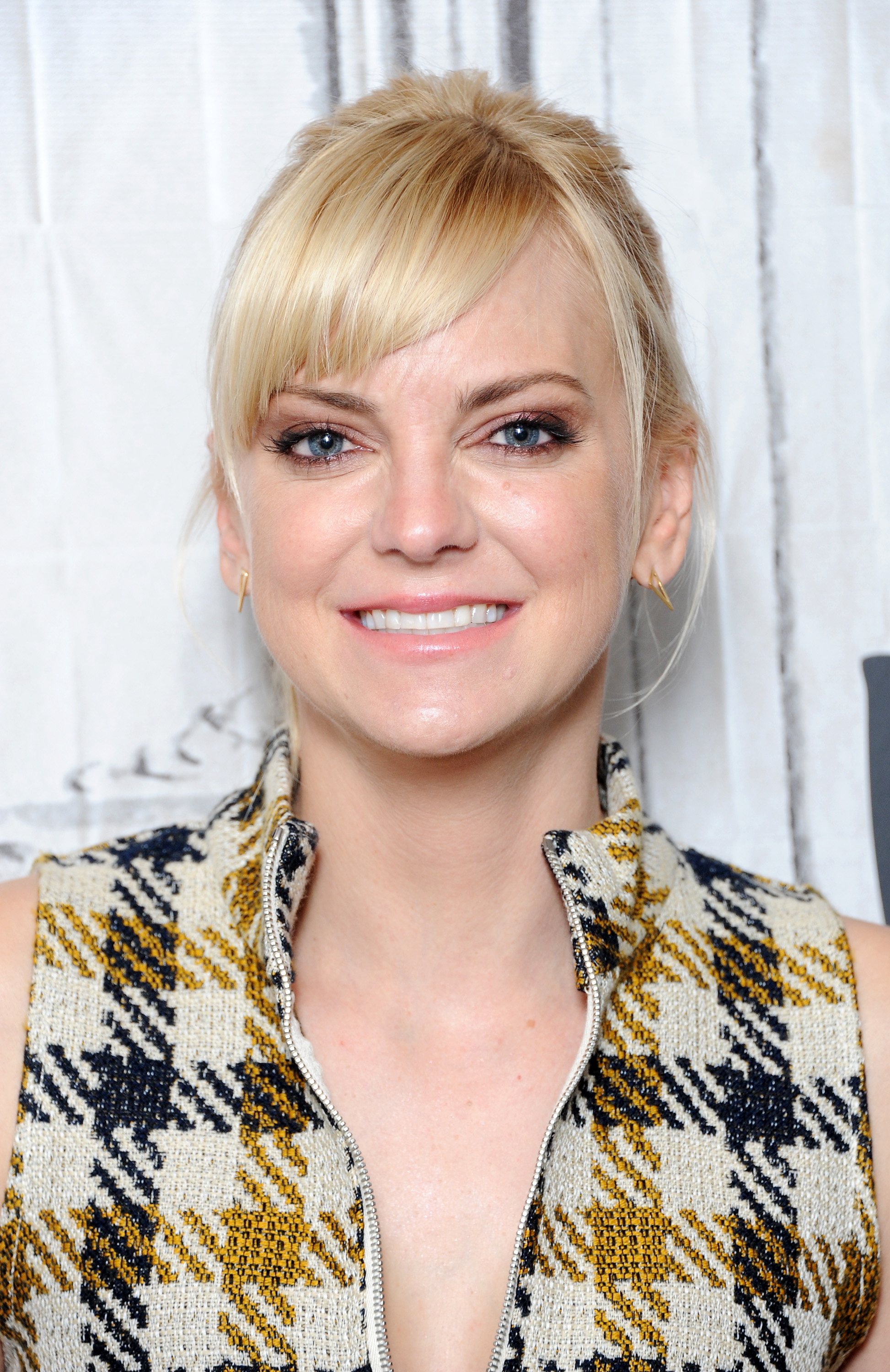 Anna Faris rend visite à « Build » pour parler de son podcast « Unqualified » au Build Studio le 23 octobre 2017 | Source : Getty Images