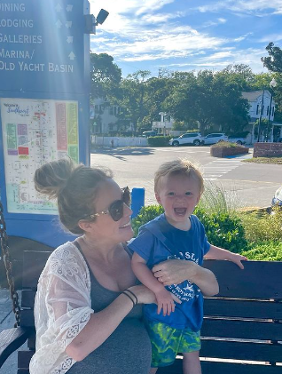 Haley Hodge et sa famille le 14 juin 2024 | Source : Instagram/hodgehouse1