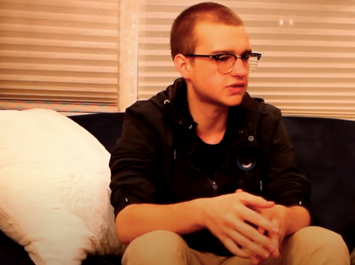 L'acteur s'exprime lors d'une interview, datée du 26 novembre 2012 | Source : YouTube/@TheForerunner777