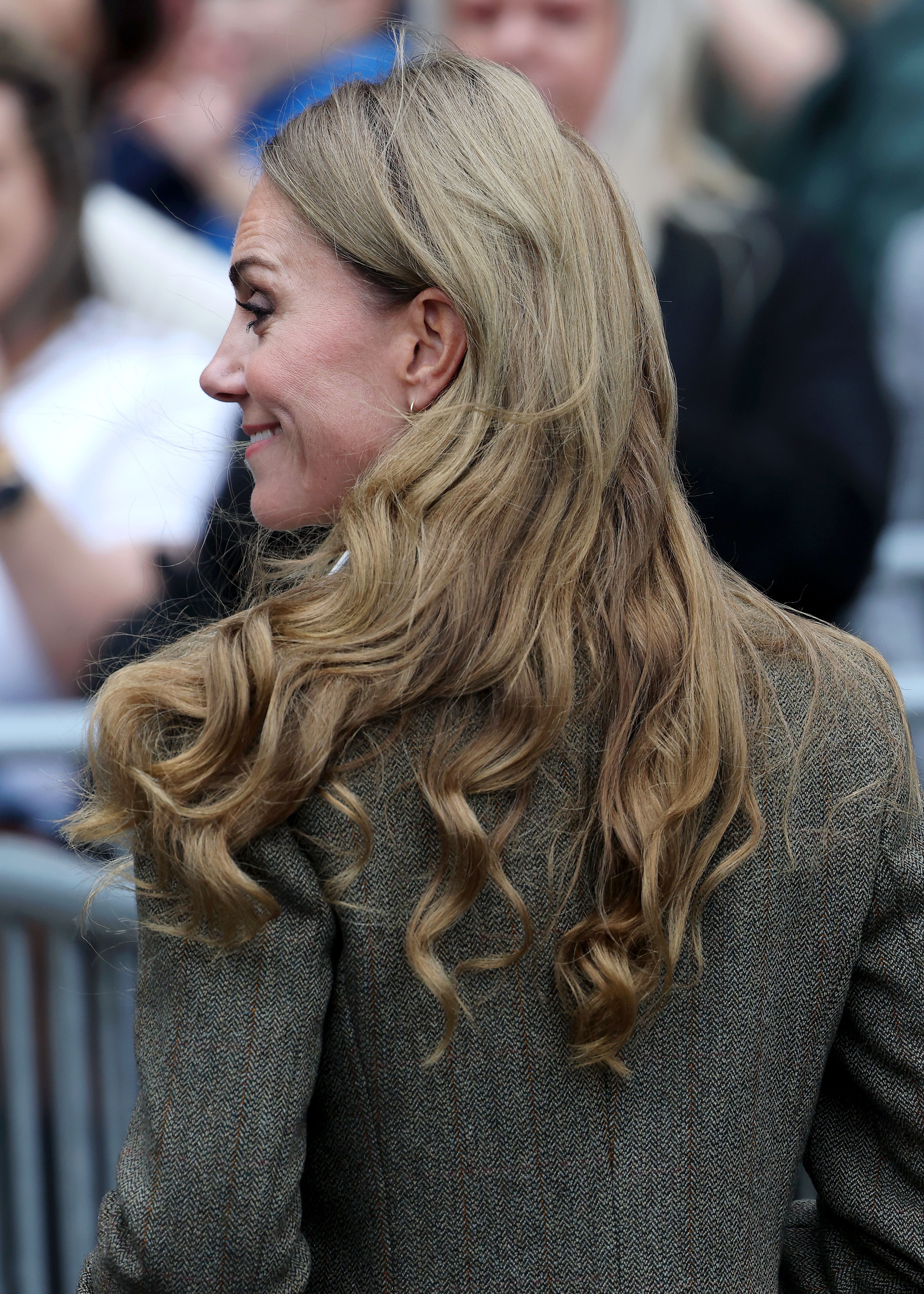 La princesse Catherine dévoile sa nouvelle coiffure ondulée et éclaircie lors d'une visite aux jardins rénovés du Musée d'histoire naturelle de Londres, le 4 septembre 2025 | Source : Getty Images