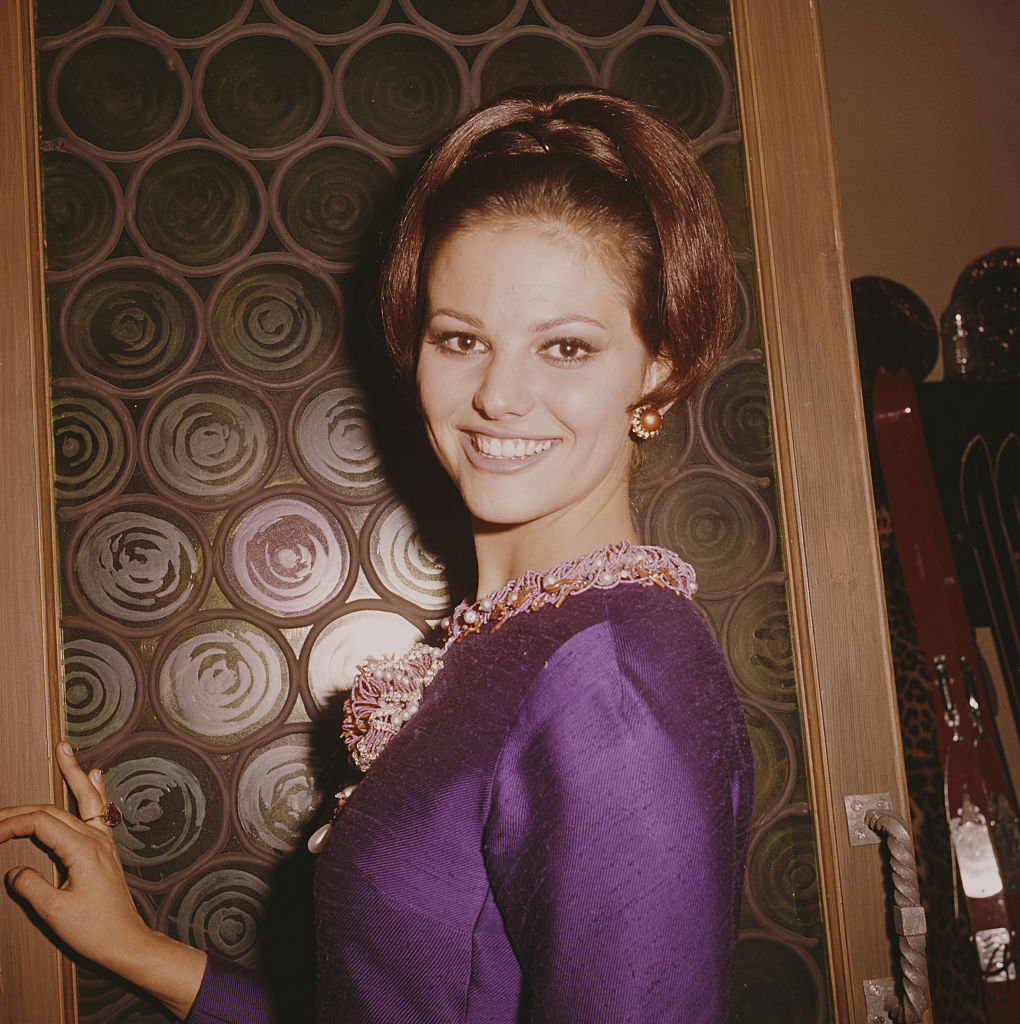 Claudia Cardinale sur le tournage de « La Panthère rose » en 1962. | Source : Getty Images