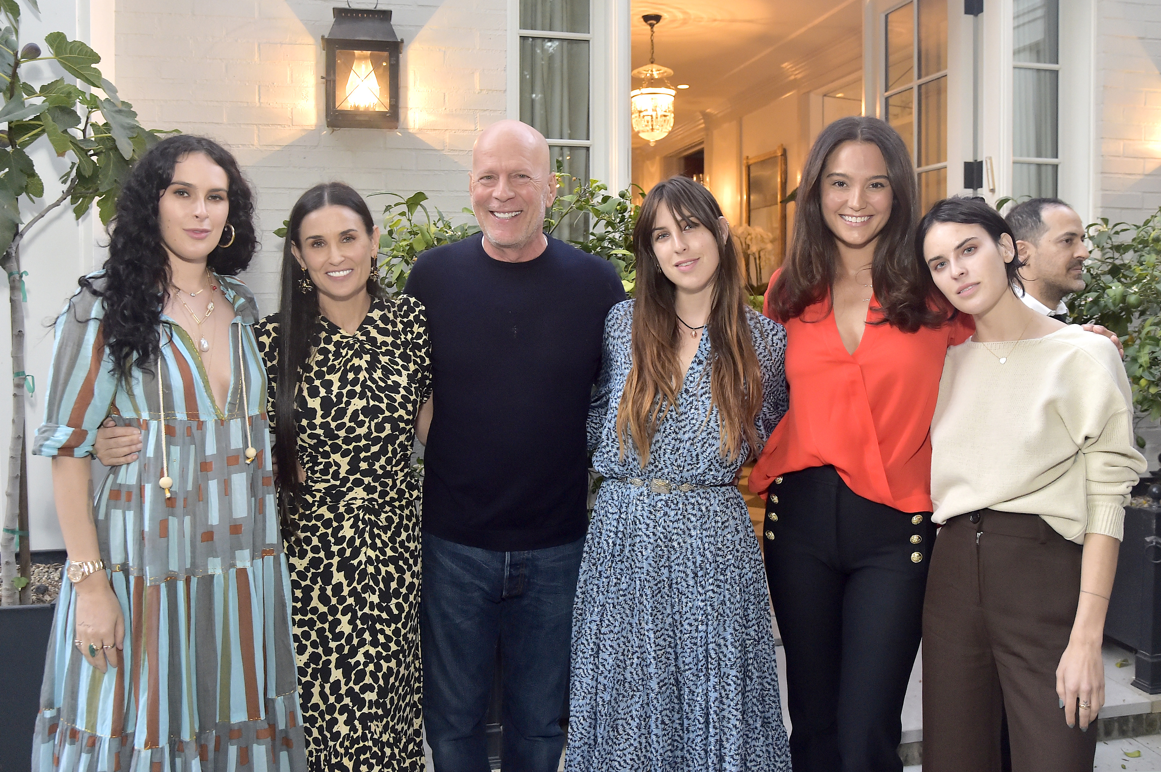 Rumer Willis, Demi Moore, Bruce Willis, Scout Willis et Emma Heming photographiés le 23 septembre 2019 à Los Angeles, en Californie. | Source : Getty Images