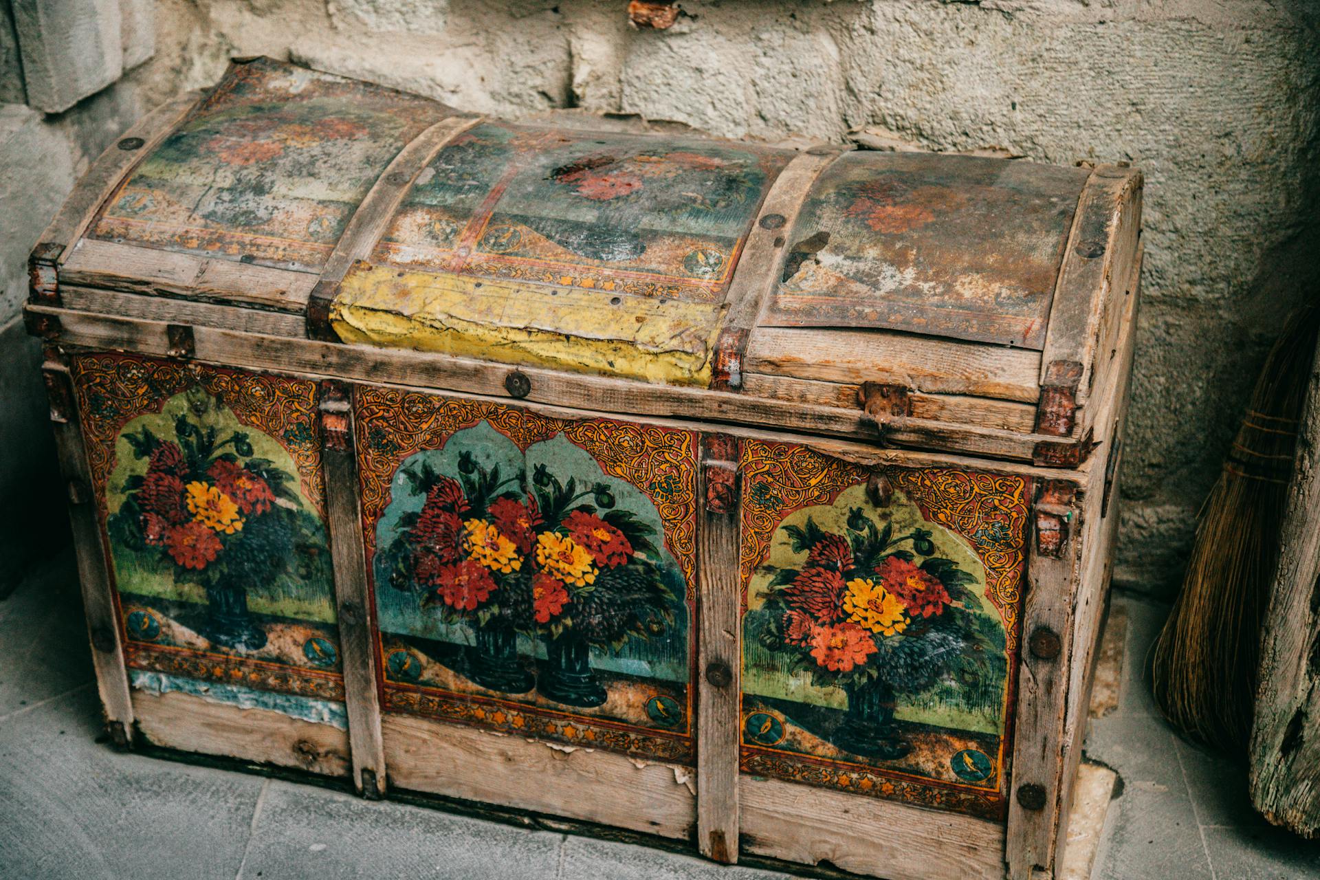 Une vieille malle | Source : Pexels