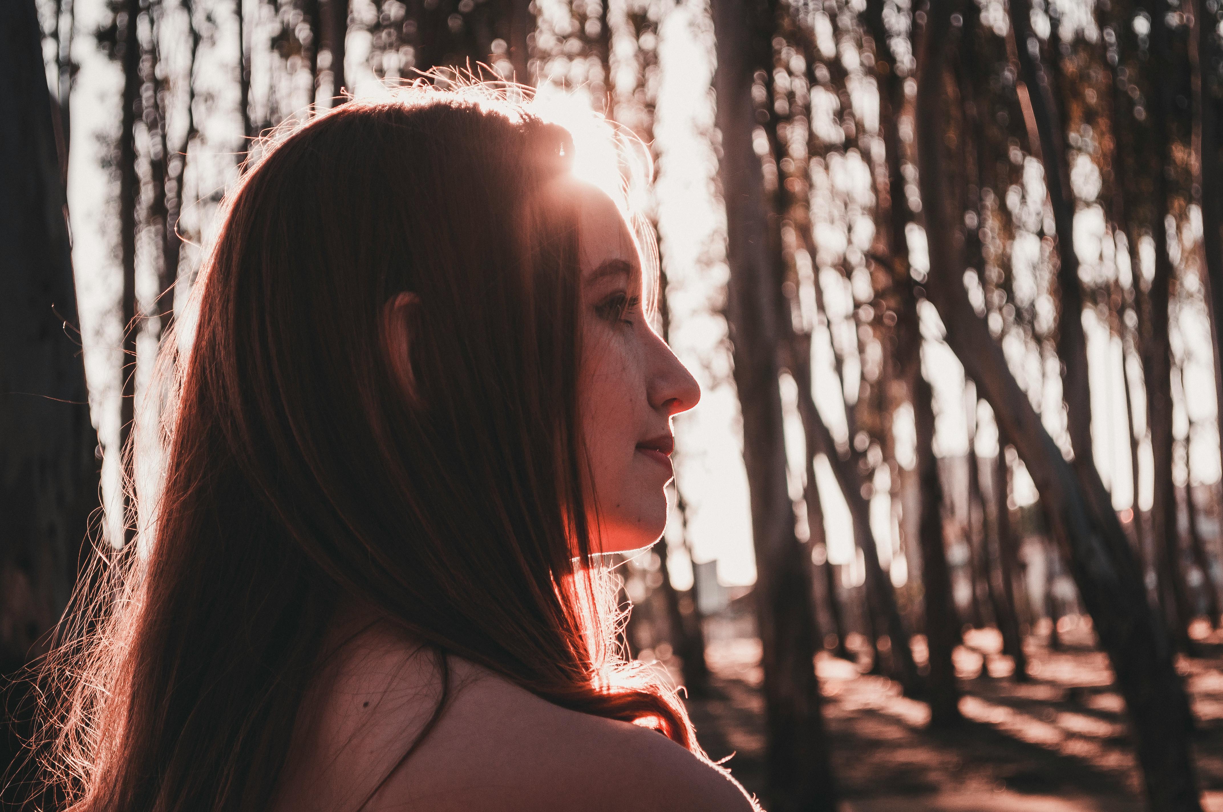 Une femme à l'extérieur | Source : Pexels