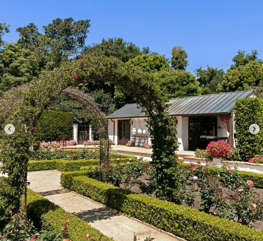 La somptueuse propriété de Katy Perry à Montecito, telle qu'elle apparaît dans un post daté du 14 octobre 2023 | Instagram/robbreportrealestate.